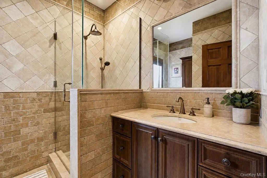 158-31 86th Street, New York, NY, 3 Bedrooms Bedrooms, 10 Rooms Rooms,2 BathroomsBathrooms,Residential,For Rent,86th,0,1051557 158-31 86th Street, New York, NY, 3 Bedrooms Bedrooms, 10 Rooms Rooms,2 BathroomsBathrooms,Residential,For Rent,86th,0,1051557