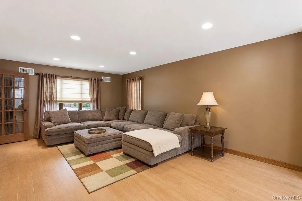 158-31 86th Street, New York, NY, 3 Bedrooms Bedrooms, 10 Rooms Rooms,2 BathroomsBathrooms,Residential,For Rent,86th,0,1051557 158-31 86th Street, New York, NY, 3 Bedrooms Bedrooms, 10 Rooms Rooms,2 BathroomsBathrooms,Residential,For Rent,86th,0,1051557
