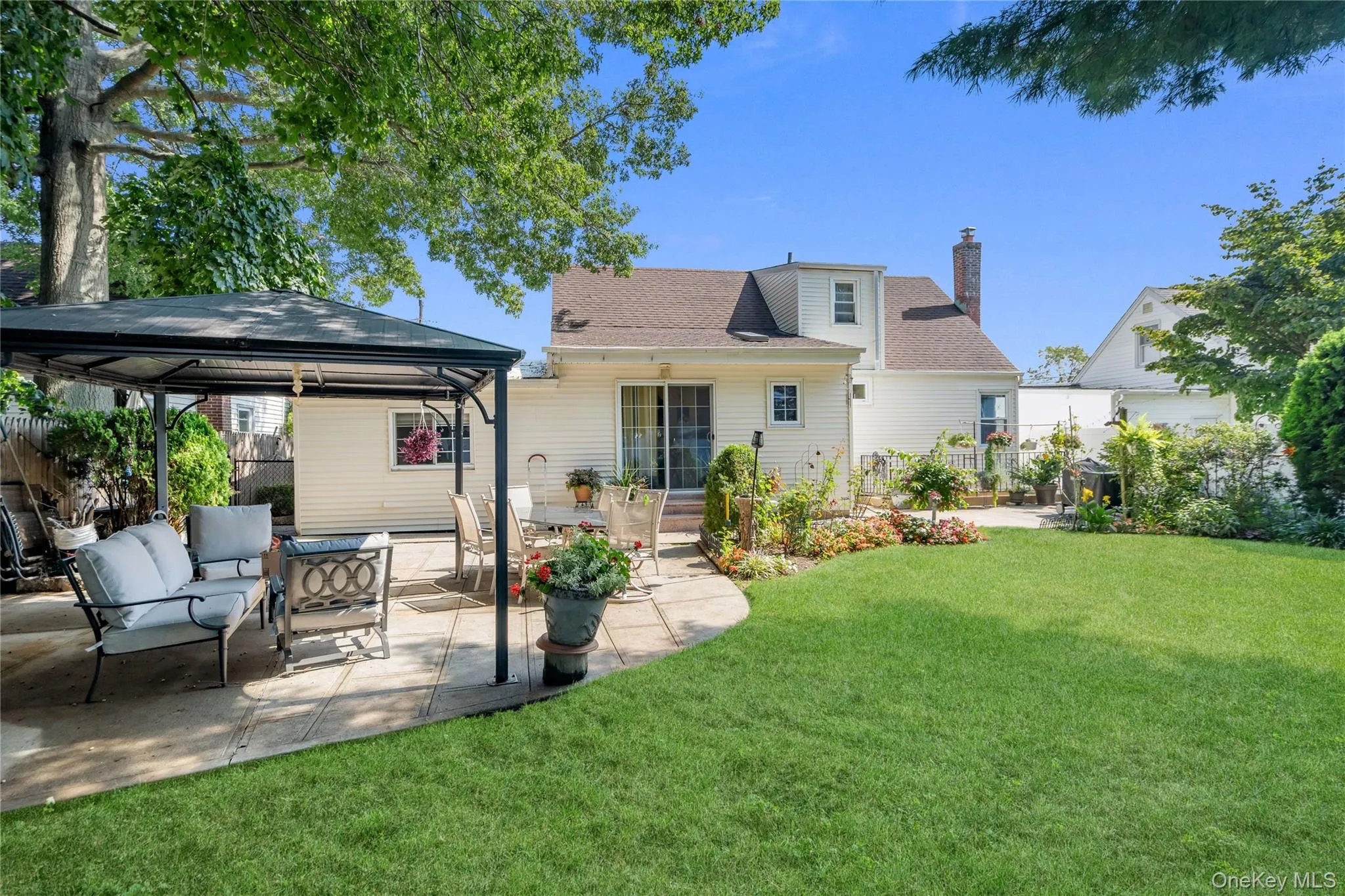14 Mayfair Lane, Oyster Bay, NY, 4 Bedrooms Bedrooms, 7 Rooms Rooms,2 BathroomsBathrooms,Residential,For Rent,Mayfair,0,1051563 14 Mayfair Lane, Oyster Bay, NY, 4 Bedrooms Bedrooms, 7 Rooms Rooms,2 BathroomsBathrooms,Residential,For Rent,Mayfair,0,1051563