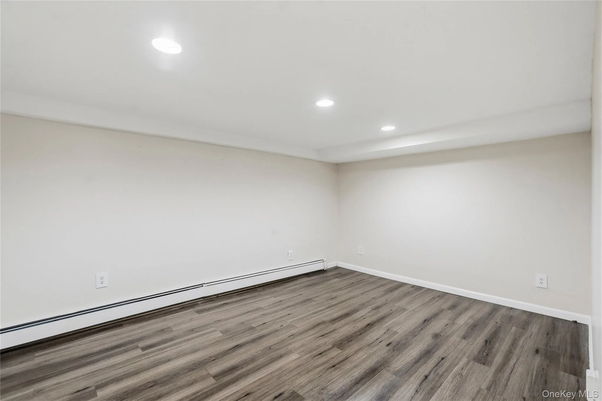 14 Mayfair Lane, Oyster Bay, NY, 4 Bedrooms Bedrooms, 7 Rooms Rooms,2 BathroomsBathrooms,Residential,For Rent,Mayfair,0,1051563 14 Mayfair Lane, Oyster Bay, NY, 4 Bedrooms Bedrooms, 7 Rooms Rooms,2 BathroomsBathrooms,Residential,For Rent,Mayfair,0,1051563