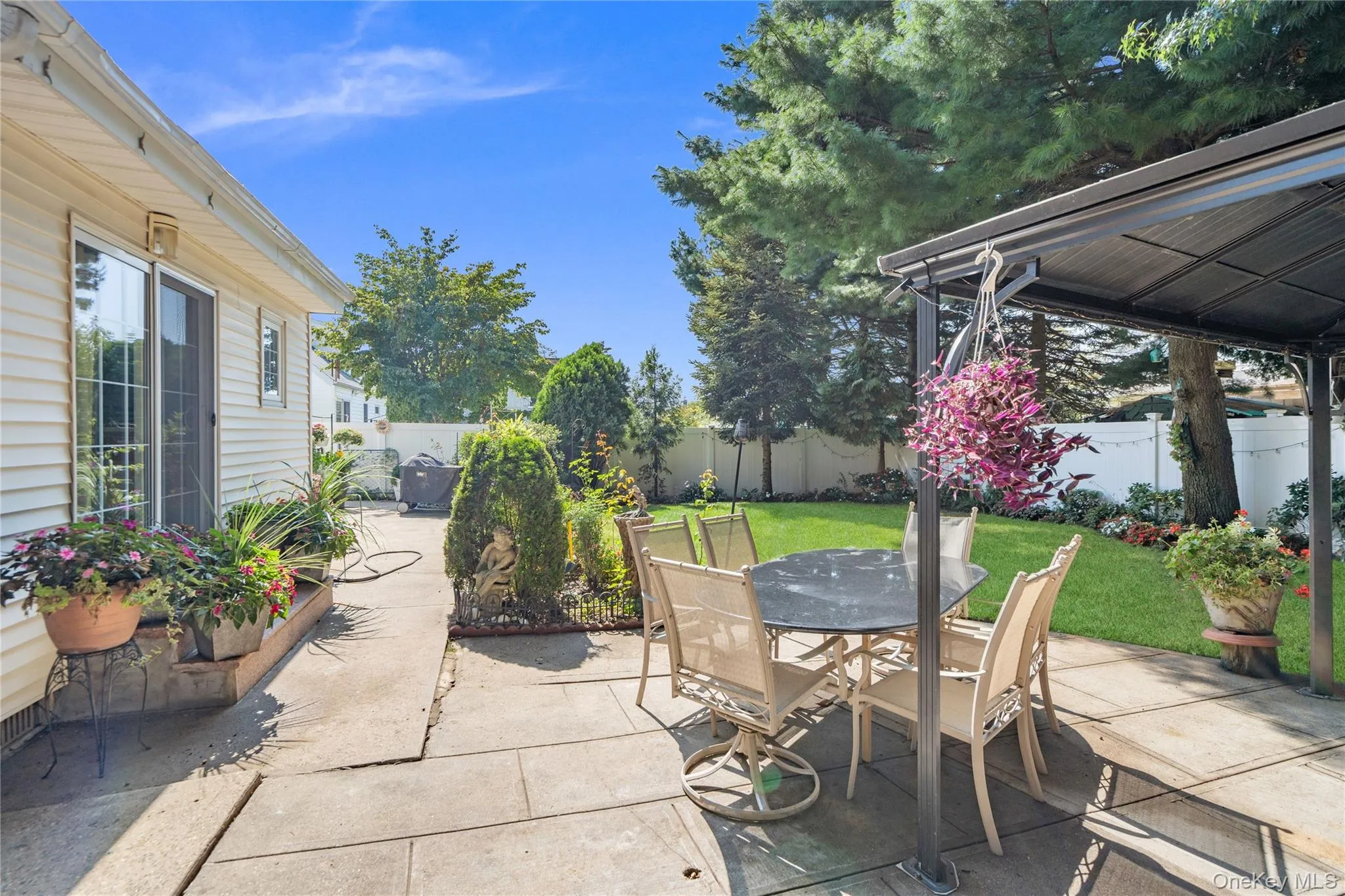 14 Mayfair Lane, Oyster Bay, NY, 4 Bedrooms Bedrooms, 7 Rooms Rooms,2 BathroomsBathrooms,Residential,For Rent,Mayfair,0,1051563 14 Mayfair Lane, Oyster Bay, NY, 4 Bedrooms Bedrooms, 7 Rooms Rooms,2 BathroomsBathrooms,Residential,For Rent,Mayfair,0,1051563