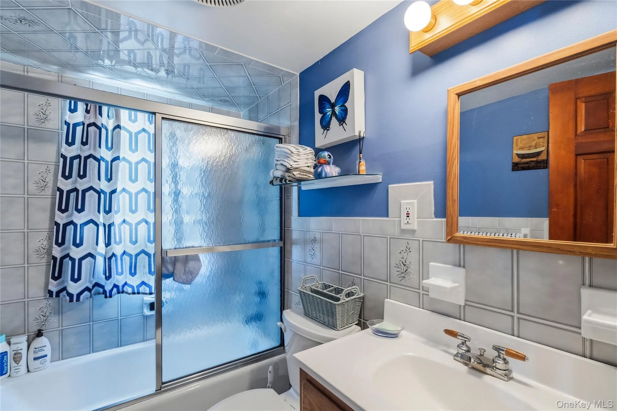 14 Mayfair Lane, Oyster Bay, NY, 4 Bedrooms Bedrooms, 7 Rooms Rooms,2 BathroomsBathrooms,Residential,For Rent,Mayfair,0,1051563 14 Mayfair Lane, Oyster Bay, NY, 4 Bedrooms Bedrooms, 7 Rooms Rooms,2 BathroomsBathrooms,Residential,For Rent,Mayfair,0,1051563