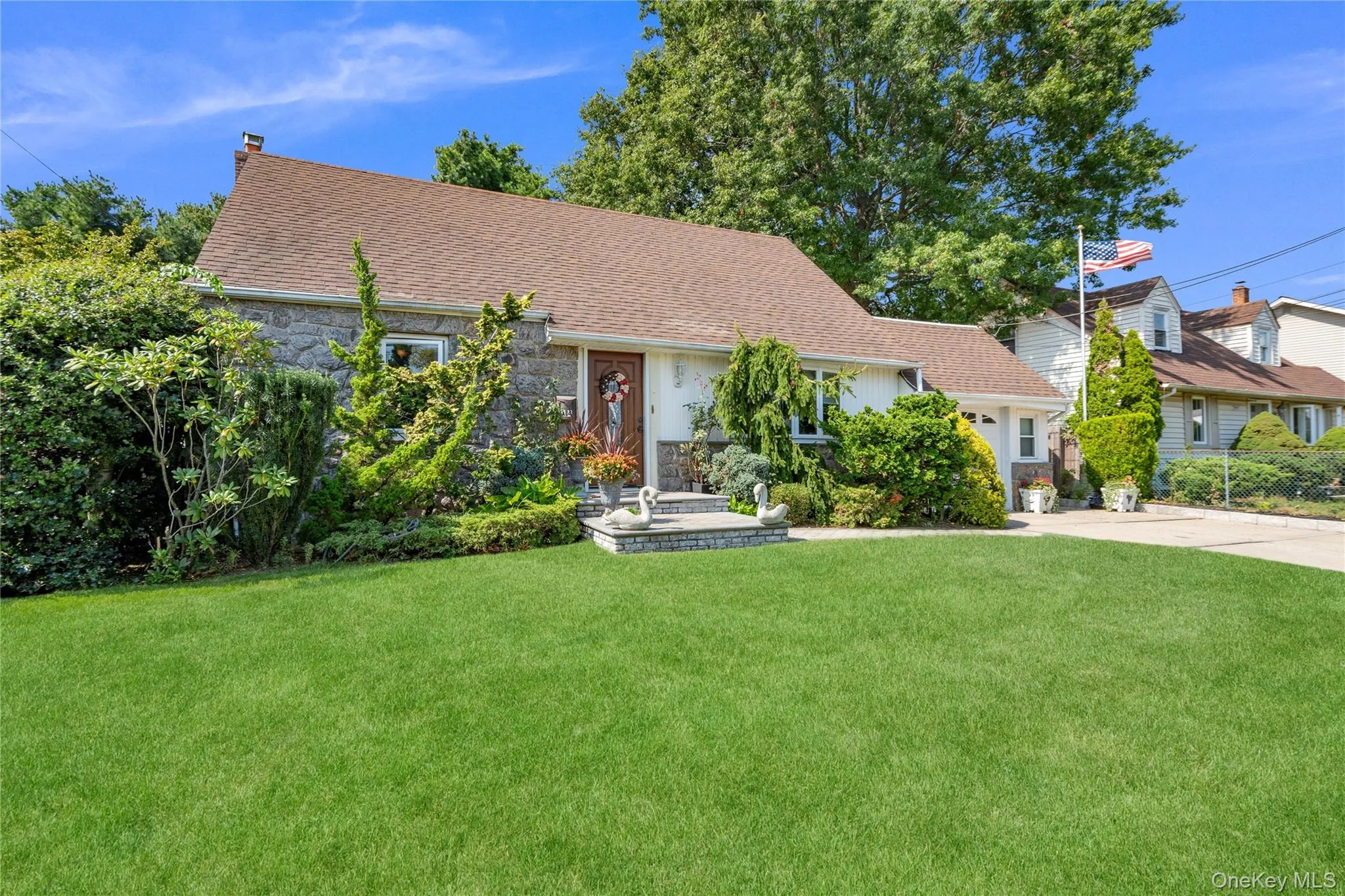 14 Mayfair Lane, Oyster Bay, NY, 4 Bedrooms Bedrooms, 7 Rooms Rooms,2 BathroomsBathrooms,Residential,For Rent,Mayfair,0,1051563 14 Mayfair Lane, Oyster Bay, NY, 4 Bedrooms Bedrooms, 7 Rooms Rooms,2 BathroomsBathrooms,Residential,For Rent,Mayfair,0,1051563