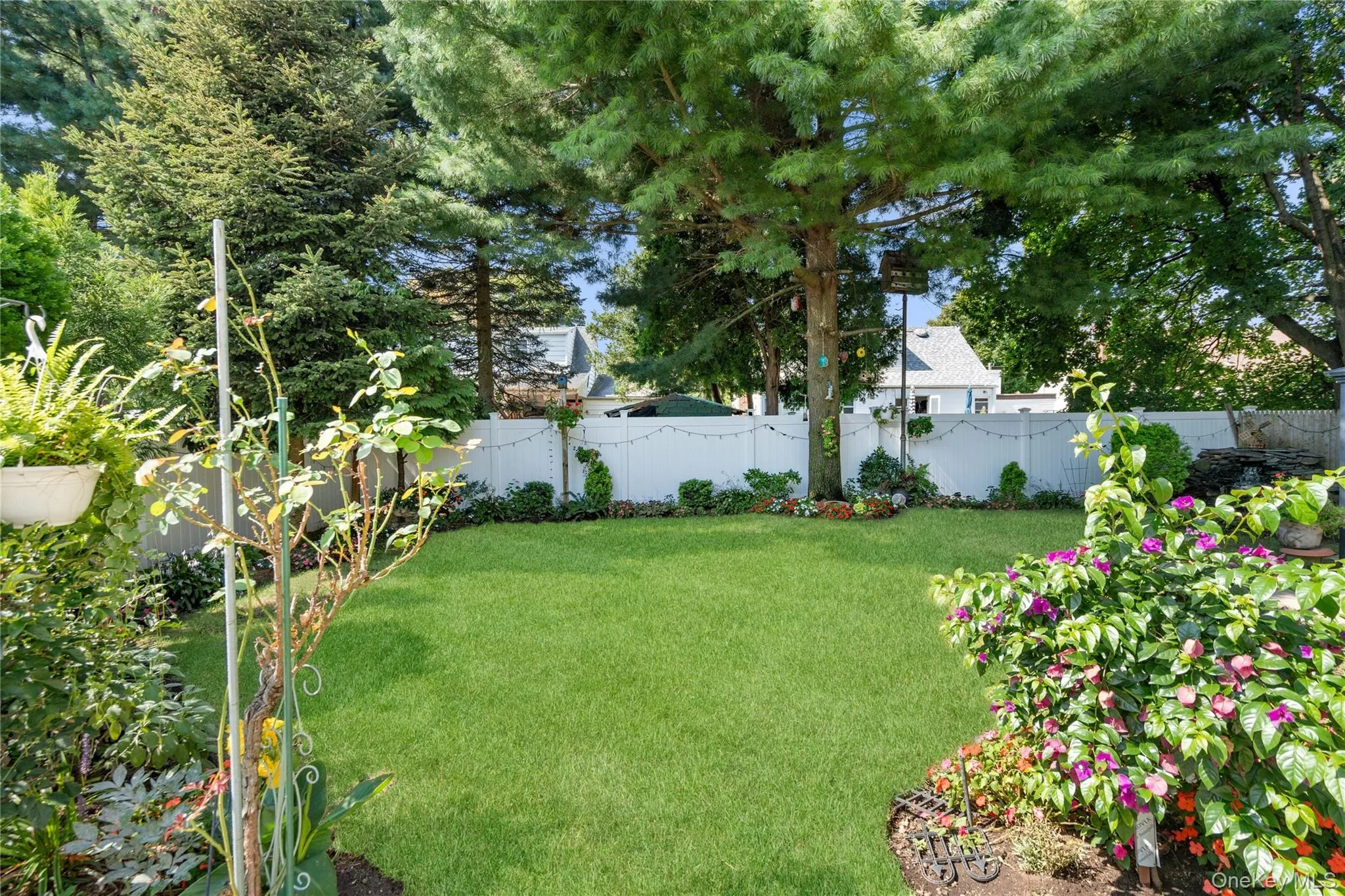 14 Mayfair Lane, Oyster Bay, NY, 4 Bedrooms Bedrooms, 7 Rooms Rooms,2 BathroomsBathrooms,Residential,For Rent,Mayfair,0,1051563 14 Mayfair Lane, Oyster Bay, NY, 4 Bedrooms Bedrooms, 7 Rooms Rooms,2 BathroomsBathrooms,Residential,For Rent,Mayfair,0,1051563