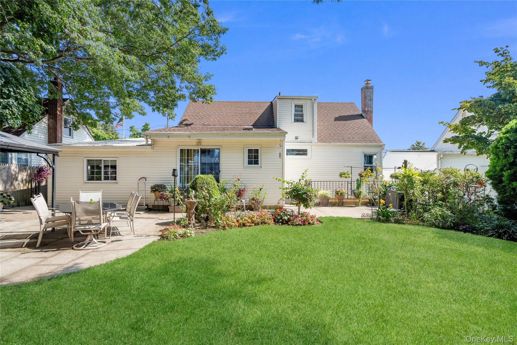 14 Mayfair Lane, Oyster Bay, NY, 4 Bedrooms Bedrooms, 7 Rooms Rooms,2 BathroomsBathrooms,Residential,For Rent,Mayfair,0,1051563 14 Mayfair Lane, Oyster Bay, NY, 4 Bedrooms Bedrooms, 7 Rooms Rooms,2 BathroomsBathrooms,Residential,For Rent,Mayfair,0,1051563