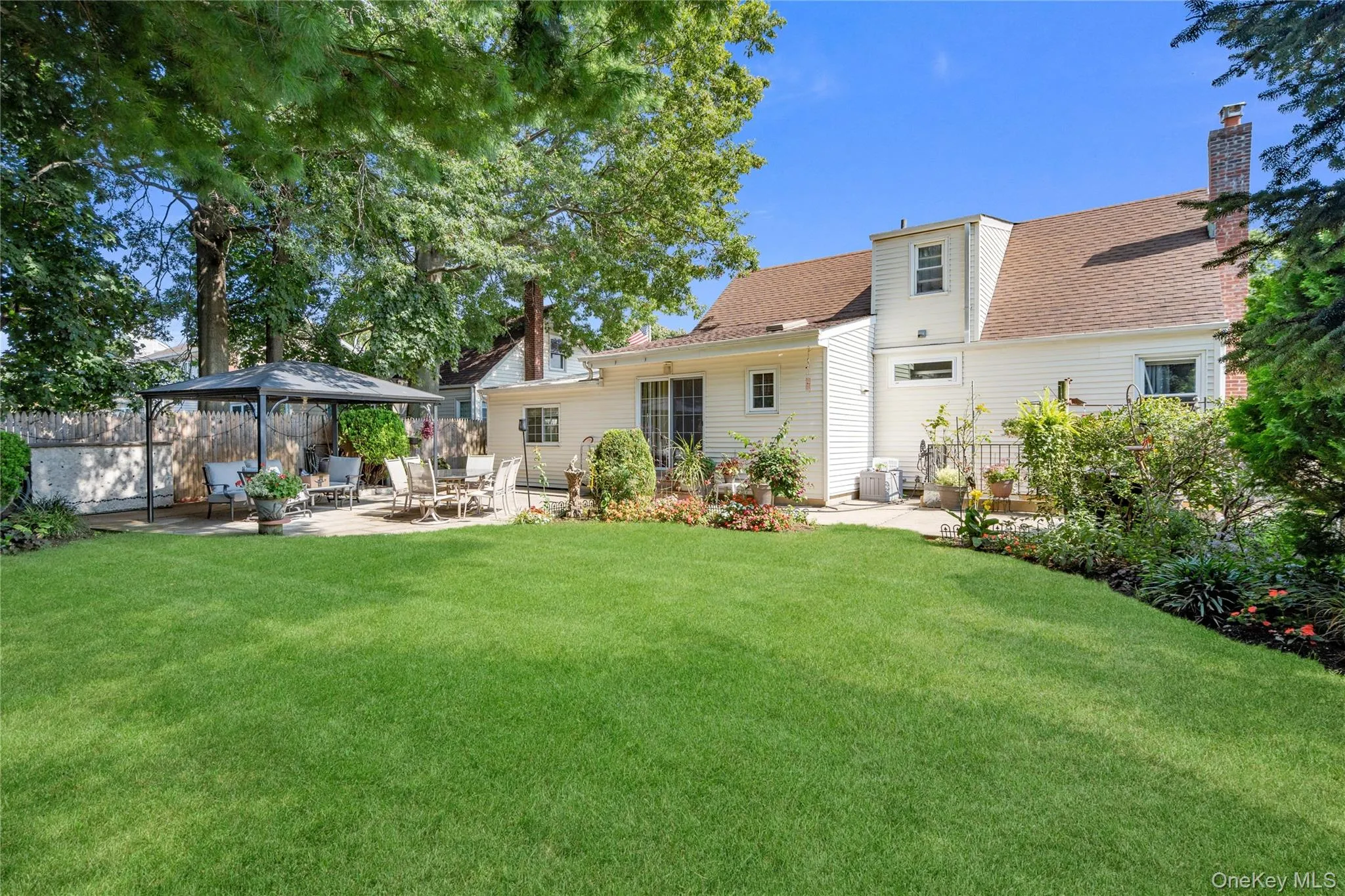14 Mayfair Lane, Oyster Bay, NY, 4 Bedrooms Bedrooms, 7 Rooms Rooms,2 BathroomsBathrooms,Residential,For Rent,Mayfair,0,1051563 14 Mayfair Lane, Oyster Bay, NY, 4 Bedrooms Bedrooms, 7 Rooms Rooms,2 BathroomsBathrooms,Residential,For Rent,Mayfair,0,1051563