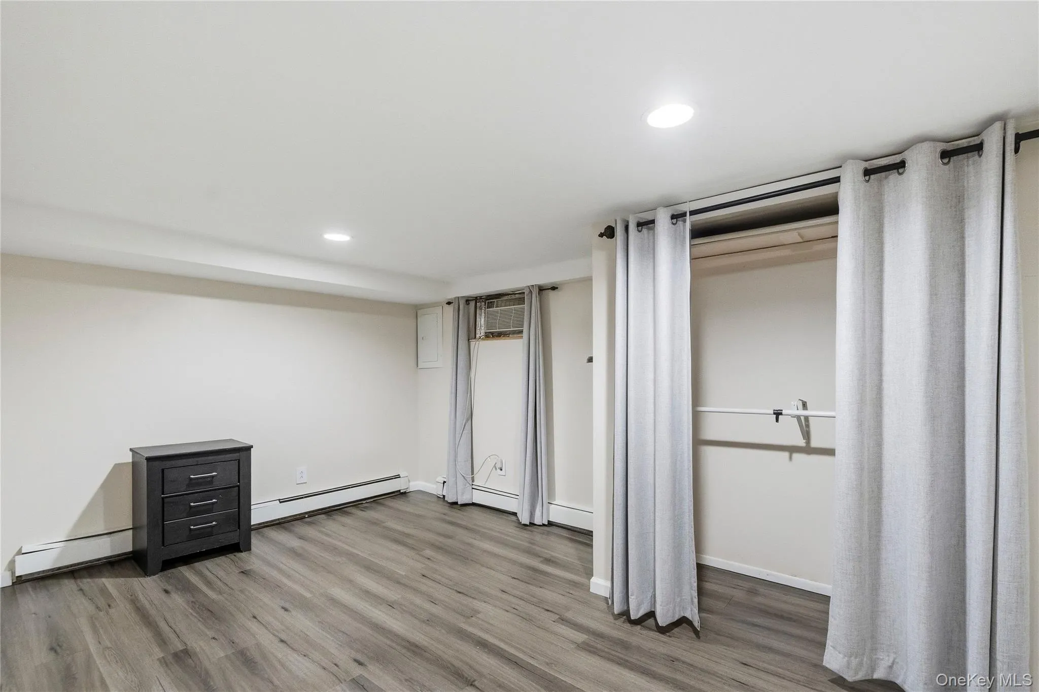 14 Mayfair Lane, Oyster Bay, NY, 4 Bedrooms Bedrooms, 7 Rooms Rooms,2 BathroomsBathrooms,Residential,For Rent,Mayfair,0,1051563 14 Mayfair Lane, Oyster Bay, NY, 4 Bedrooms Bedrooms, 7 Rooms Rooms,2 BathroomsBathrooms,Residential,For Rent,Mayfair,0,1051563
