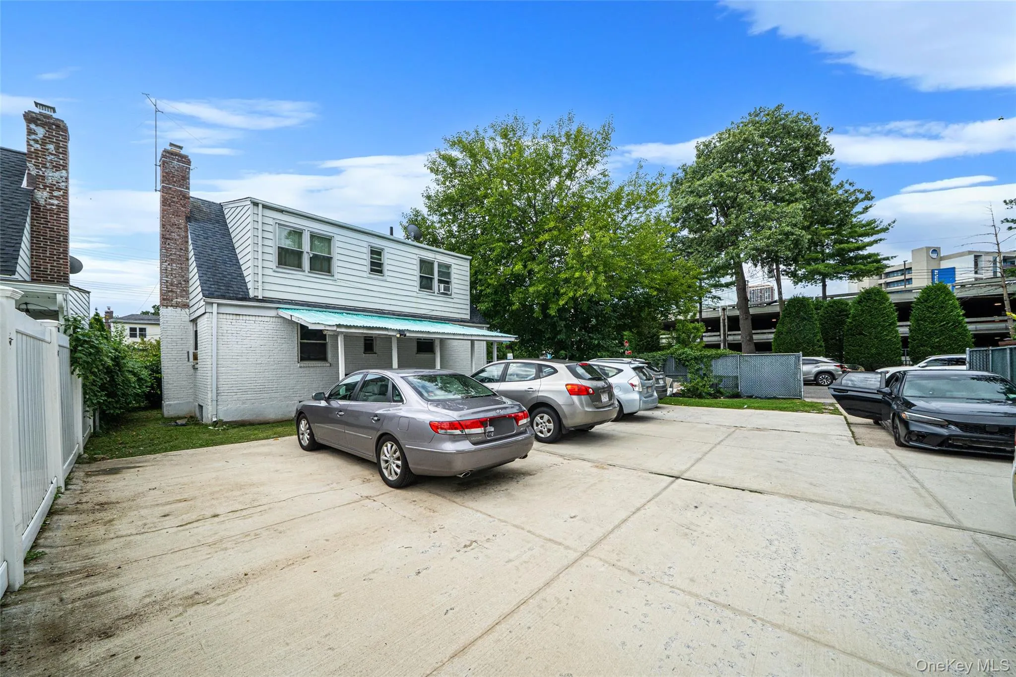 7603 271st Street, New York, NY, 3 Bedrooms Bedrooms, 4 Rooms Rooms,2 BathroomsBathrooms,Residential,For Rent,271st,0,1051582 7603 271st Street, New York, NY, 3 Bedrooms Bedrooms, 4 Rooms Rooms,2 BathroomsBathrooms,Residential,For Rent,271st,0,1051582