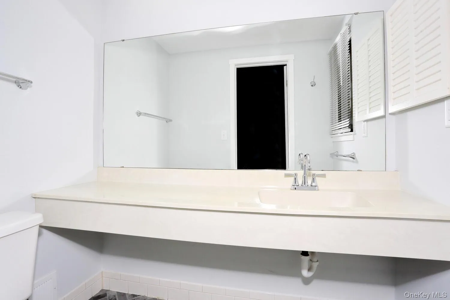 161 Treetop Circle, Clarkstown, NY, 2 Bedrooms Bedrooms, 6 Rooms Rooms,1 BathroomBathrooms,Residential Lease,For Rent,Treetop,0,1051586 161 Treetop Circle, Clarkstown, NY, 2 Bedrooms Bedrooms, 6 Rooms Rooms,1 BathroomBathrooms,Residential Lease,For Rent,Treetop,0,1051586