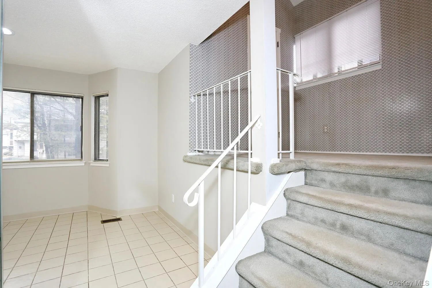 161 Treetop Circle, Clarkstown, NY, 2 Bedrooms Bedrooms, 6 Rooms Rooms,1 BathroomBathrooms,Residential Lease,For Rent,Treetop,0,1051586 161 Treetop Circle, Clarkstown, NY, 2 Bedrooms Bedrooms, 6 Rooms Rooms,1 BathroomBathrooms,Residential Lease,For Rent,Treetop,0,1051586
