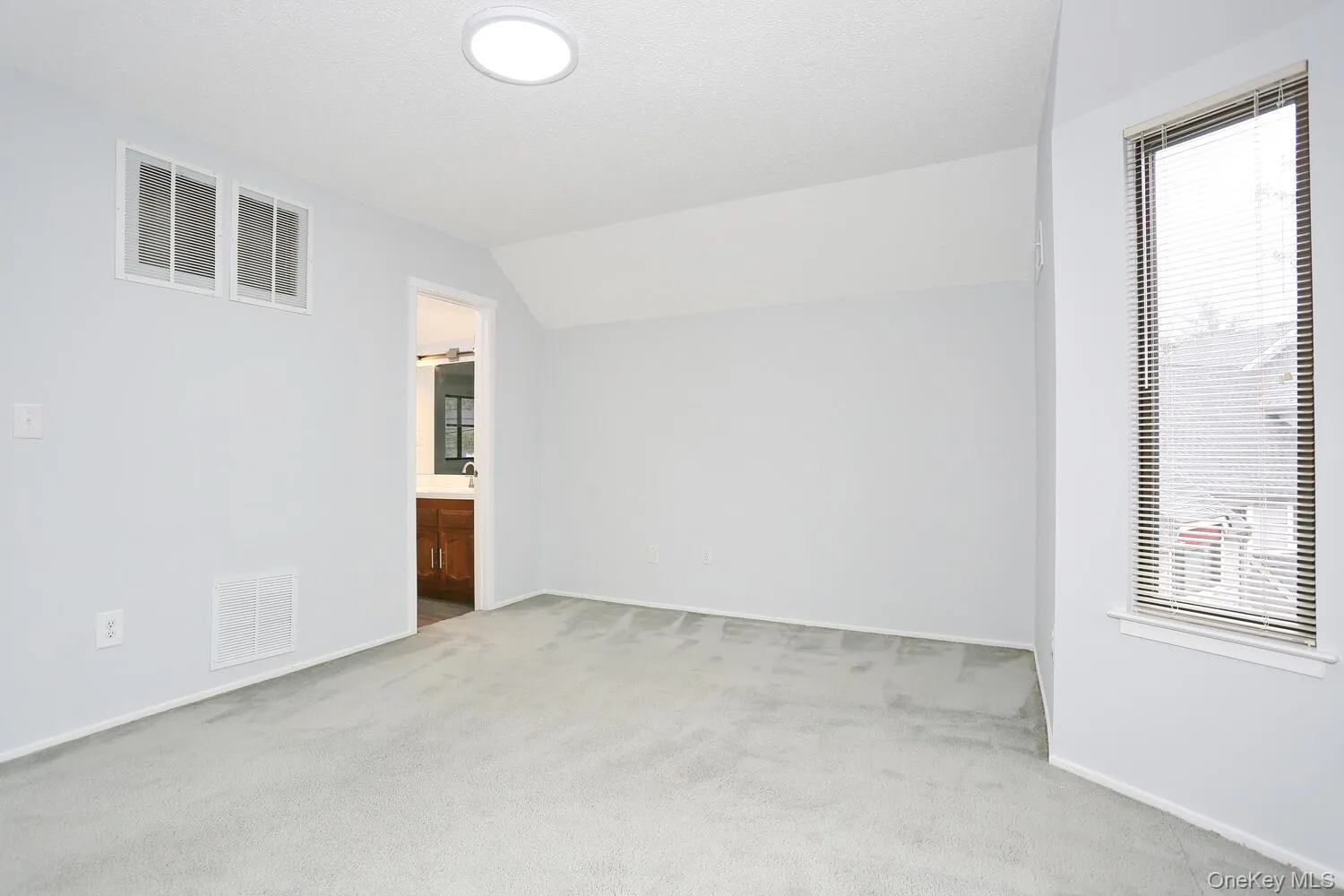 161 Treetop Circle, Clarkstown, NY, 2 Bedrooms Bedrooms, 6 Rooms Rooms,1 BathroomBathrooms,Residential Lease,For Rent,Treetop,0,1051586 161 Treetop Circle, Clarkstown, NY, 2 Bedrooms Bedrooms, 6 Rooms Rooms,1 BathroomBathrooms,Residential Lease,For Rent,Treetop,0,1051586