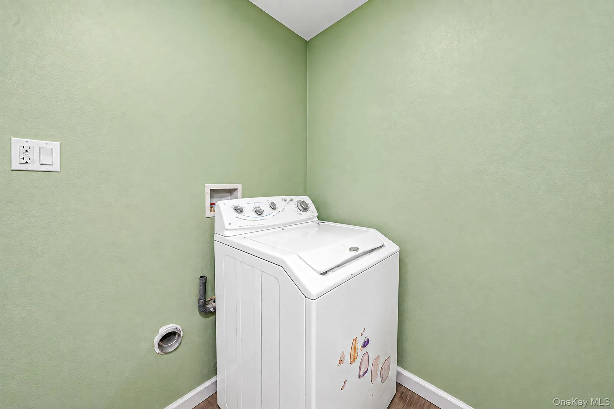 1313 Remsen Avenue, New York, NY, 3 Bedrooms Bedrooms, 7 Rooms Rooms,2 BathroomsBathrooms,Residential,For Rent,Remsen,0,1051588 1313 Remsen Avenue, New York, NY, 3 Bedrooms Bedrooms, 7 Rooms Rooms,2 BathroomsBathrooms,Residential,For Rent,Remsen,0,1051588