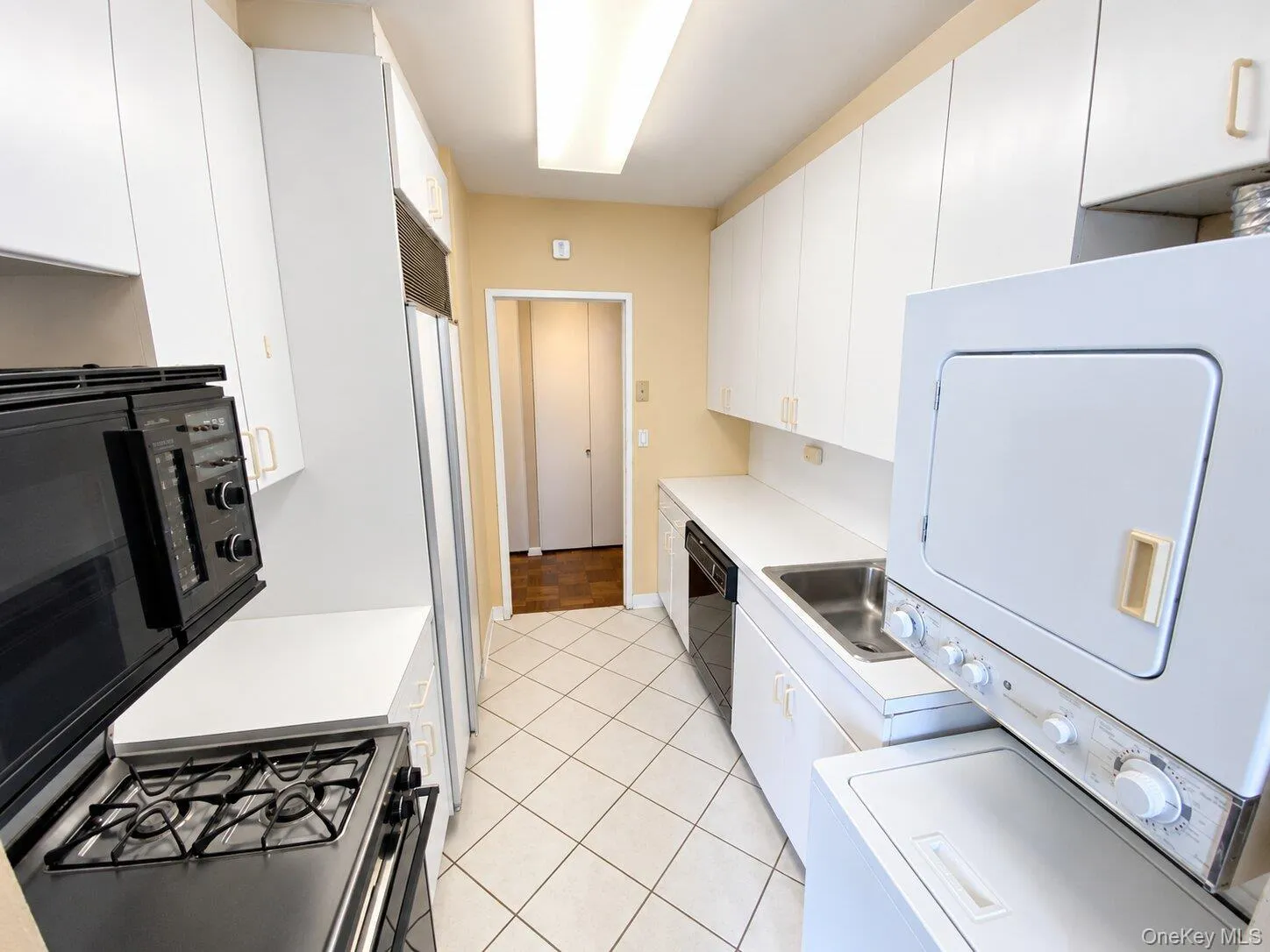 27010 Grand Central Parkway, New York, NY, 1 Bedroom Bedrooms, 5 Rooms Rooms,1 BathroomBathrooms,Residential,For Rent,Grand Central,0,1051590 27010 Grand Central Parkway, New York, NY, 1 Bedroom Bedrooms, 5 Rooms Rooms,1 BathroomBathrooms,Residential,For Rent,Grand Central,0,1051590