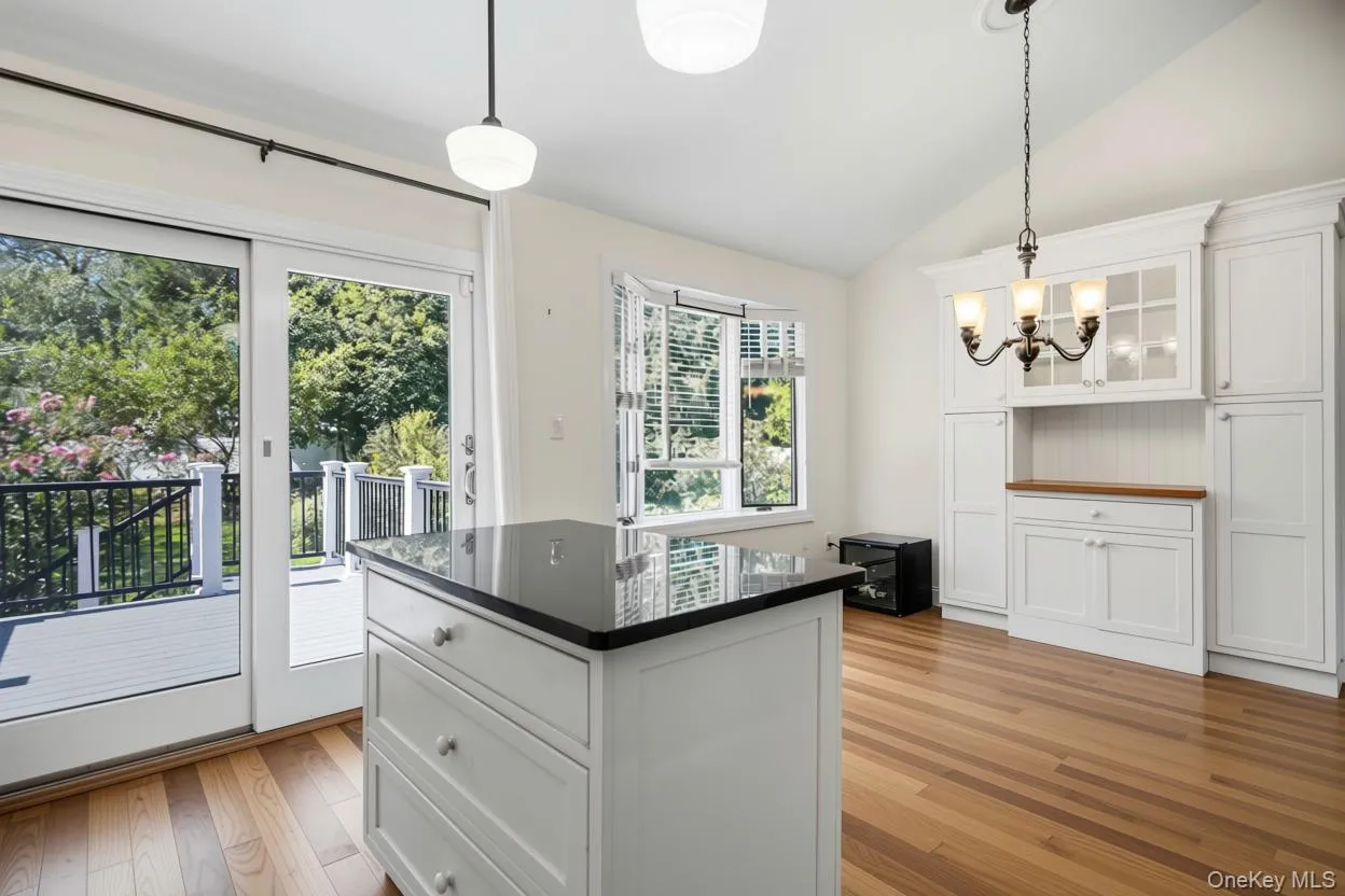 19 Farms Lane, Huntington, NY, 3 Bedrooms Bedrooms, 7 Rooms Rooms,1 BathroomBathrooms,Residential,For Rent,Farms,0,1051592 19 Farms Lane, Huntington, NY, 3 Bedrooms Bedrooms, 7 Rooms Rooms,1 BathroomBathrooms,Residential,For Rent,Farms,0,1051592
