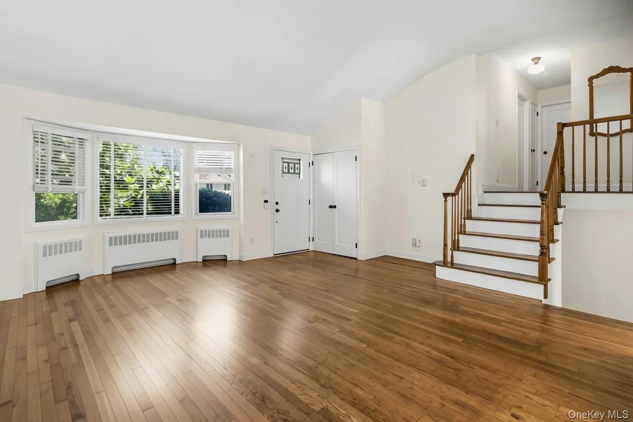 19 Farms Lane, Huntington, NY, 3 Bedrooms Bedrooms, 7 Rooms Rooms,1 BathroomBathrooms,Residential,For Rent,Farms,0,1051592 19 Farms Lane, Huntington, NY, 3 Bedrooms Bedrooms, 7 Rooms Rooms,1 BathroomBathrooms,Residential,For Rent,Farms,0,1051592
