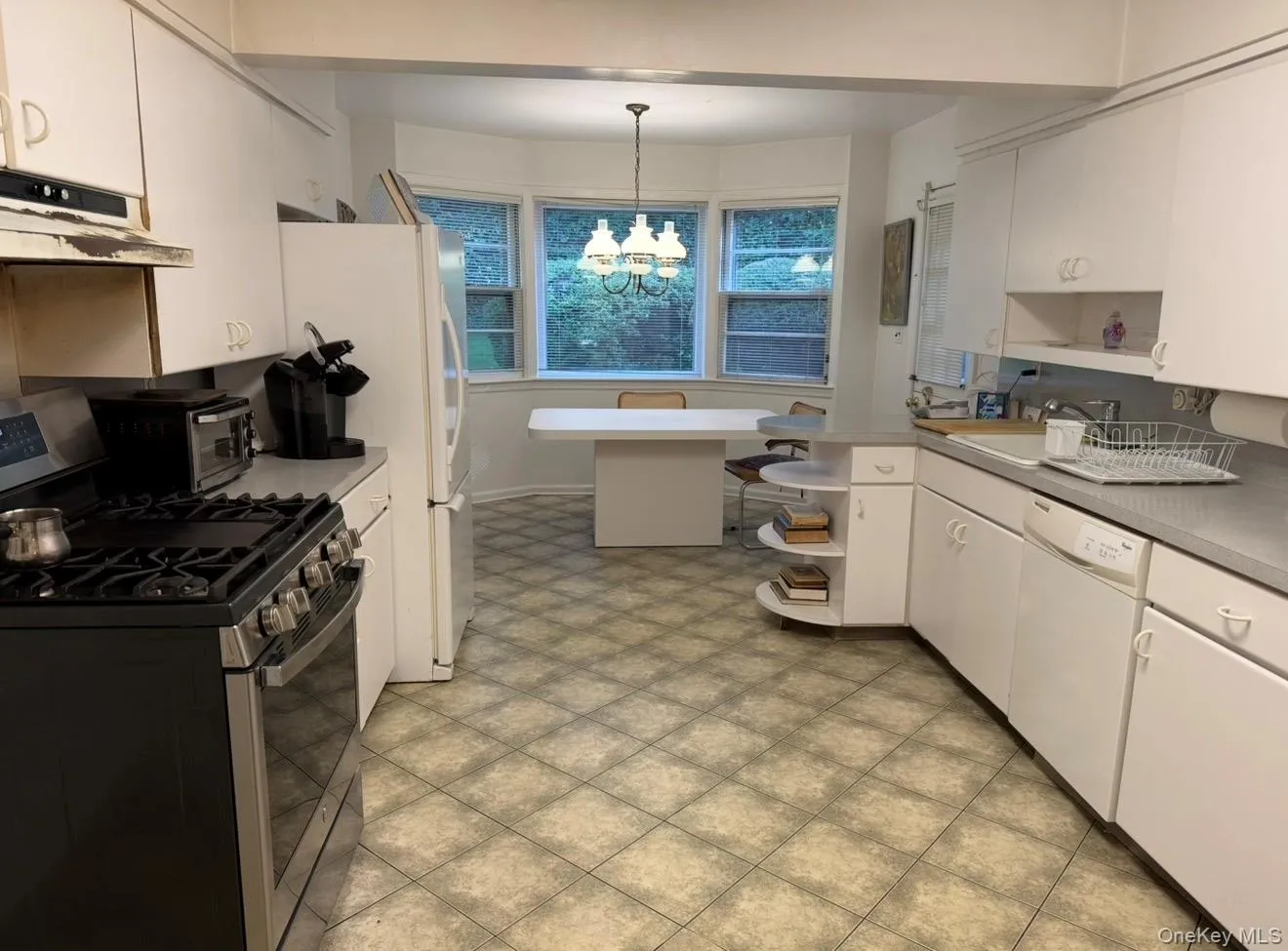16 Birch Hill Road, North Hempstead, NY, 4 Bedrooms Bedrooms, 8 Rooms Rooms,3 BathroomsBathrooms,Residential,For Rent,Birch Hill,0,1051601 16 Birch Hill Road, North Hempstead, NY, 4 Bedrooms Bedrooms, 8 Rooms Rooms,3 BathroomsBathrooms,Residential,For Rent,Birch Hill,0,1051601