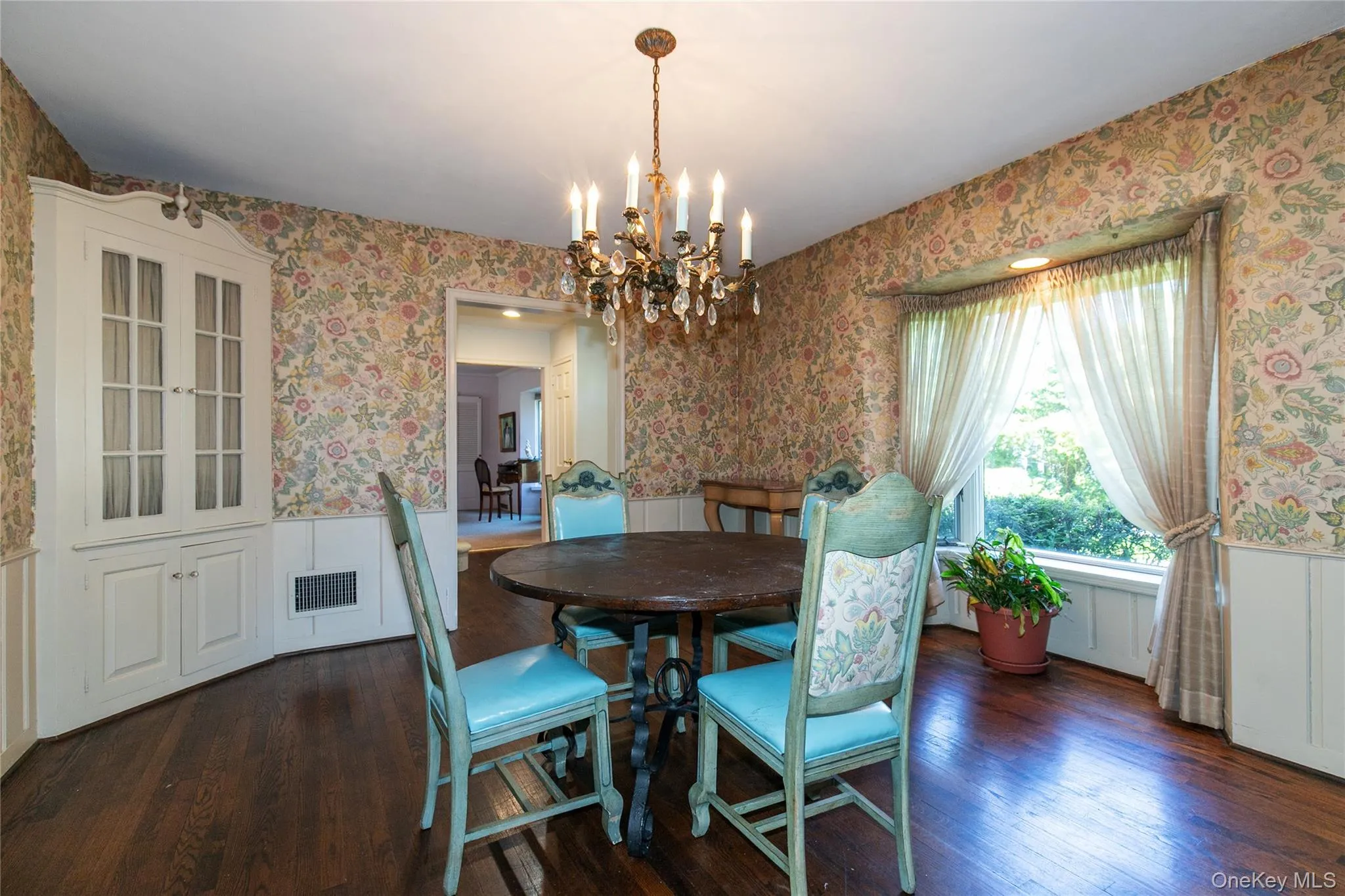 16 Birch Hill Road, North Hempstead, NY, 4 Bedrooms Bedrooms, 8 Rooms Rooms,3 BathroomsBathrooms,Residential,For Rent,Birch Hill,0,1051601 16 Birch Hill Road, North Hempstead, NY, 4 Bedrooms Bedrooms, 8 Rooms Rooms,3 BathroomsBathrooms,Residential,For Rent,Birch Hill,0,1051601