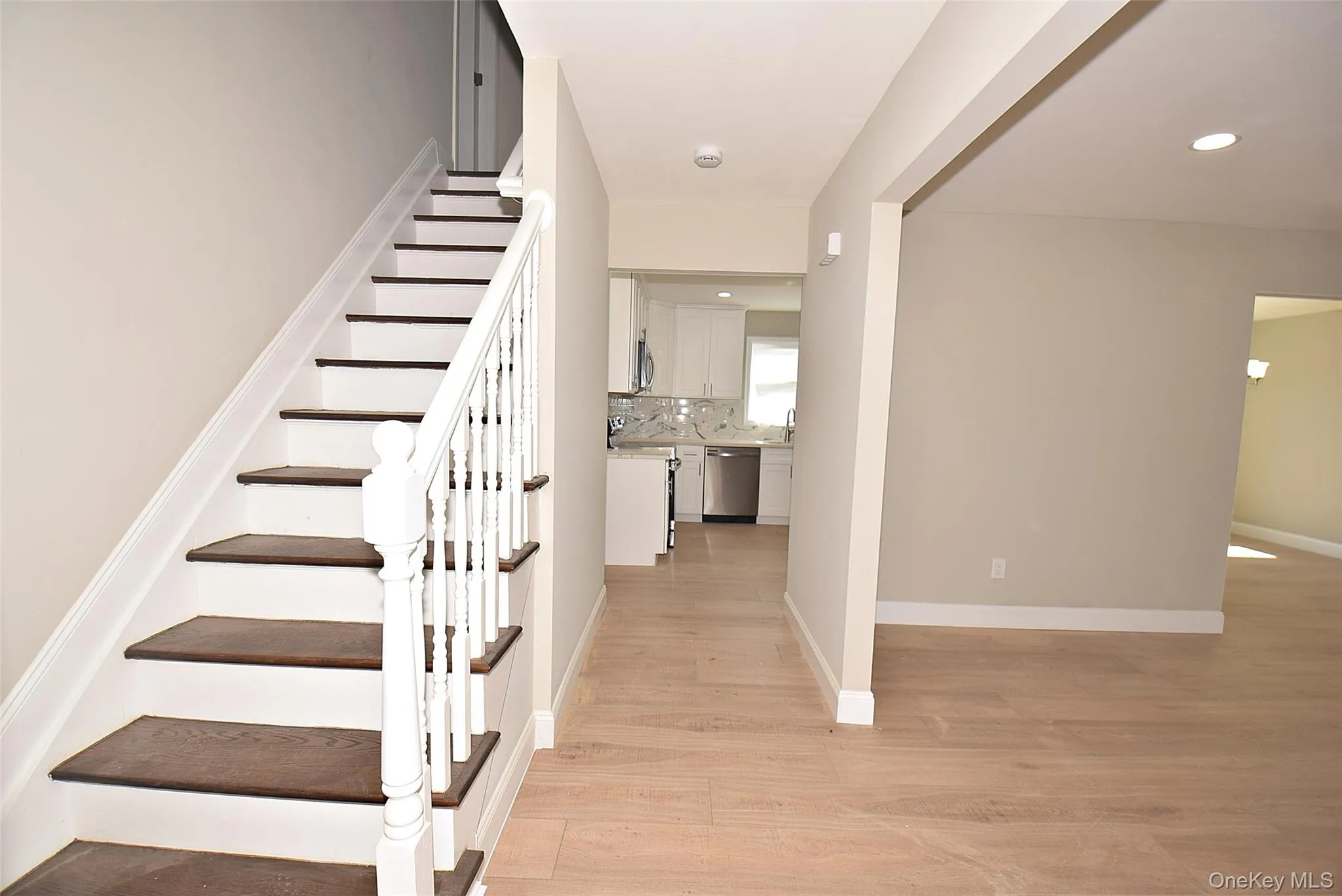26 Tell Avenue, Babylon, NY, 4 Bedrooms Bedrooms, 8 Rooms Rooms,2 BathroomsBathrooms,Residential,For Rent,Tell,0,1051604 26 Tell Avenue, Babylon, NY, 4 Bedrooms Bedrooms, 8 Rooms Rooms,2 BathroomsBathrooms,Residential,For Rent,Tell,0,1051604