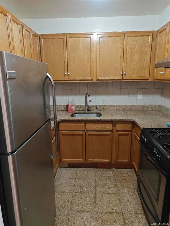 41-38 66th Street, New York, NY, 1 Bedroom Bedrooms, 4 Rooms Rooms,1 BathroomBathrooms,Residential,For Rent,66th,0,1051607 41-38 66th Street, New York, NY, 1 Bedroom Bedrooms, 4 Rooms Rooms,1 BathroomBathrooms,Residential,For Rent,66th,0,1051607