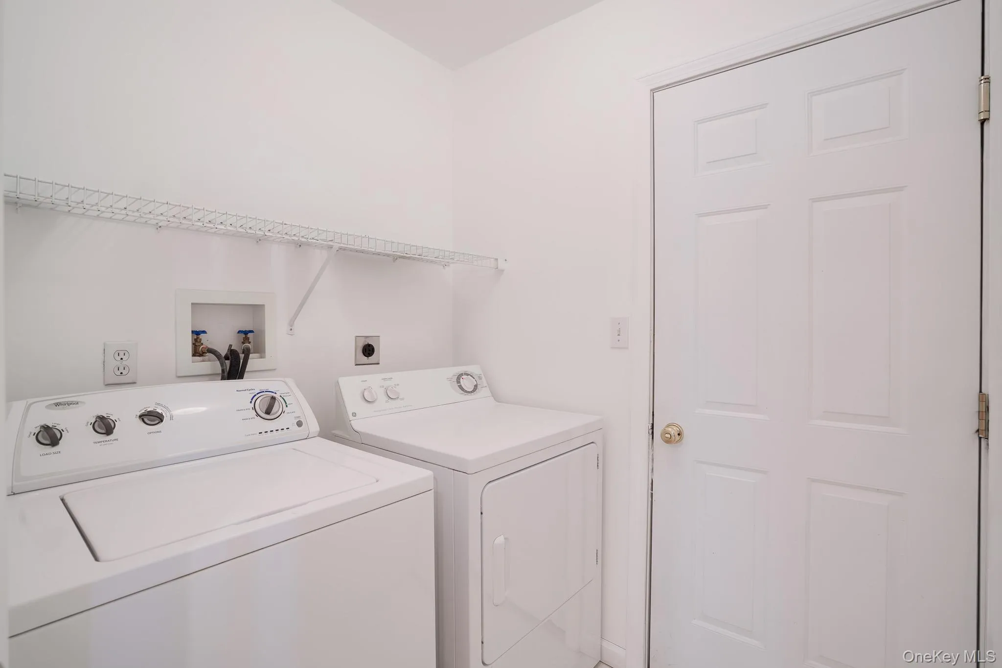 21 Osborne Glen, Beekman, NY, 2 Bedrooms Bedrooms, 5 Rooms Rooms,1 BathroomBathrooms,Residential,For Rent,Osborne,0,1051609 21 Osborne Glen, Beekman, NY, 2 Bedrooms Bedrooms, 5 Rooms Rooms,1 BathroomBathrooms,Residential,For Rent,Osborne,0,1051609