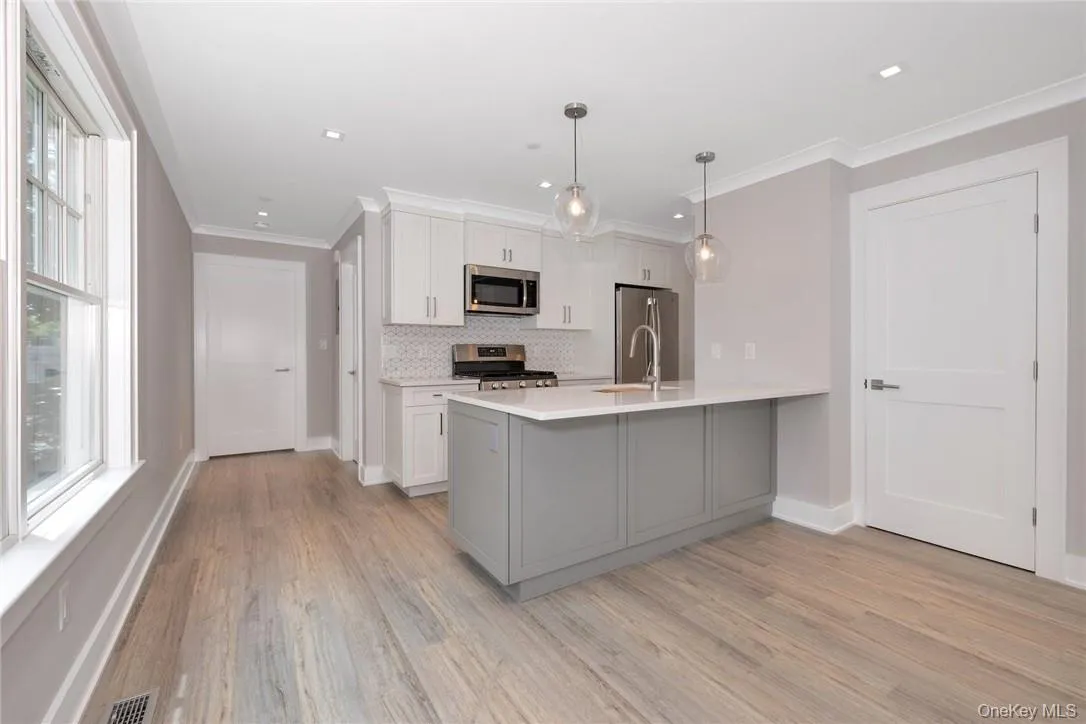 470 Main Street, North Castle, NY, 1 Bedroom Bedrooms, 3 Rooms Rooms,1 BathroomBathrooms,Residential Lease,For Rent,Main,0,1051610 470 Main Street, North Castle, NY, 1 Bedroom Bedrooms, 3 Rooms Rooms,1 BathroomBathrooms,Residential Lease,For Rent,Main,0,1051610