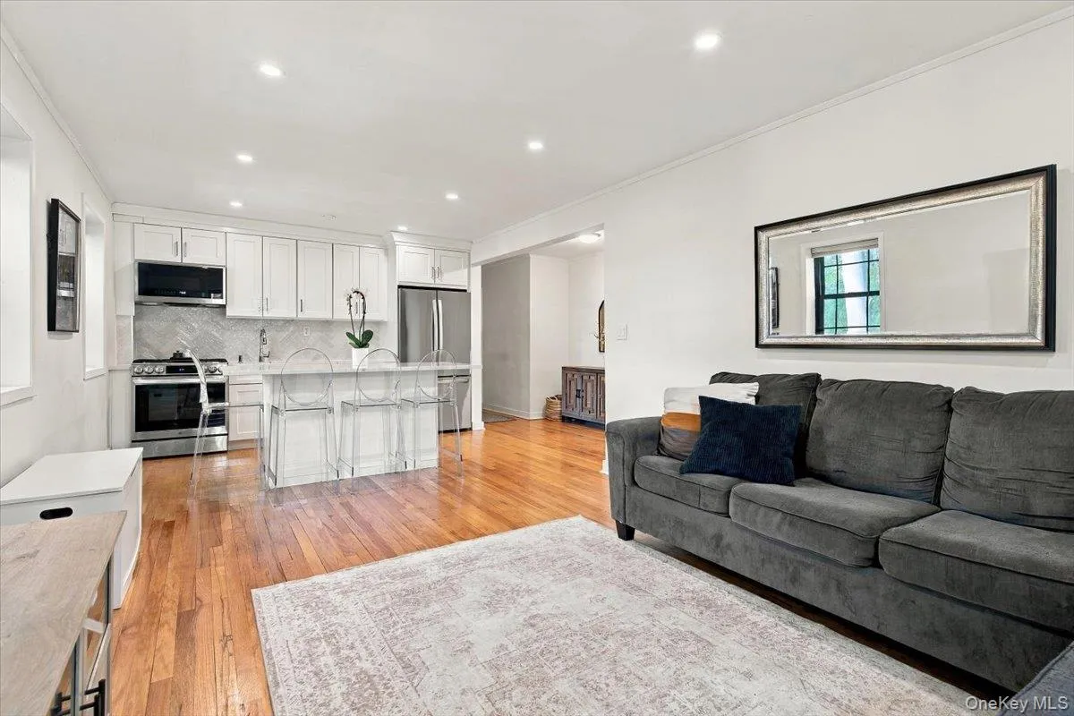 3 Whitehall Road, Eastchester, NY, 2 Bedrooms Bedrooms, 4 Rooms Rooms,1 BathroomBathrooms,Residential,For Rent,Whitehall,0,1051614 3 Whitehall Road, Eastchester, NY, 2 Bedrooms Bedrooms, 4 Rooms Rooms,1 BathroomBathrooms,Residential,For Rent,Whitehall,0,1051614