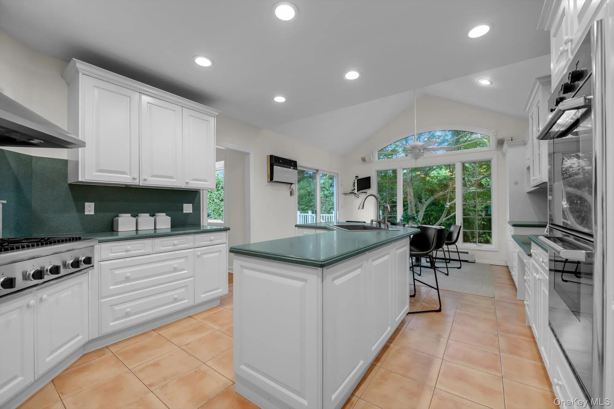 3 South Court, North Hempstead, NY, 4 Bedrooms Bedrooms, 9 Rooms Rooms,2 BathroomsBathrooms,Residential,For Rent,South,0,1051621 3 South Court, North Hempstead, NY, 4 Bedrooms Bedrooms, 9 Rooms Rooms,2 BathroomsBathrooms,Residential,For Rent,South,0,1051621
