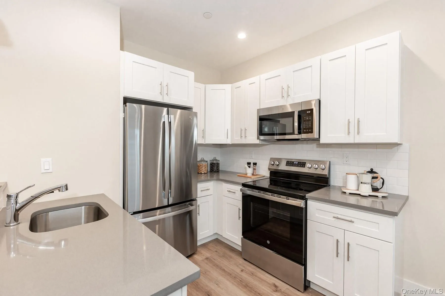 111 Romar Court, Babylon, NY, 2 Bedroom Bedrooms, 5 Room Rooms,2 BathroomBathrooms,Residential Lease,For Rent,Romar,0,1051624 111 Romar Court, Babylon, NY, 2 Bedroom Bedrooms, 5 Room Rooms,2 BathroomBathrooms,Residential Lease,For Rent,Romar,0,1051624