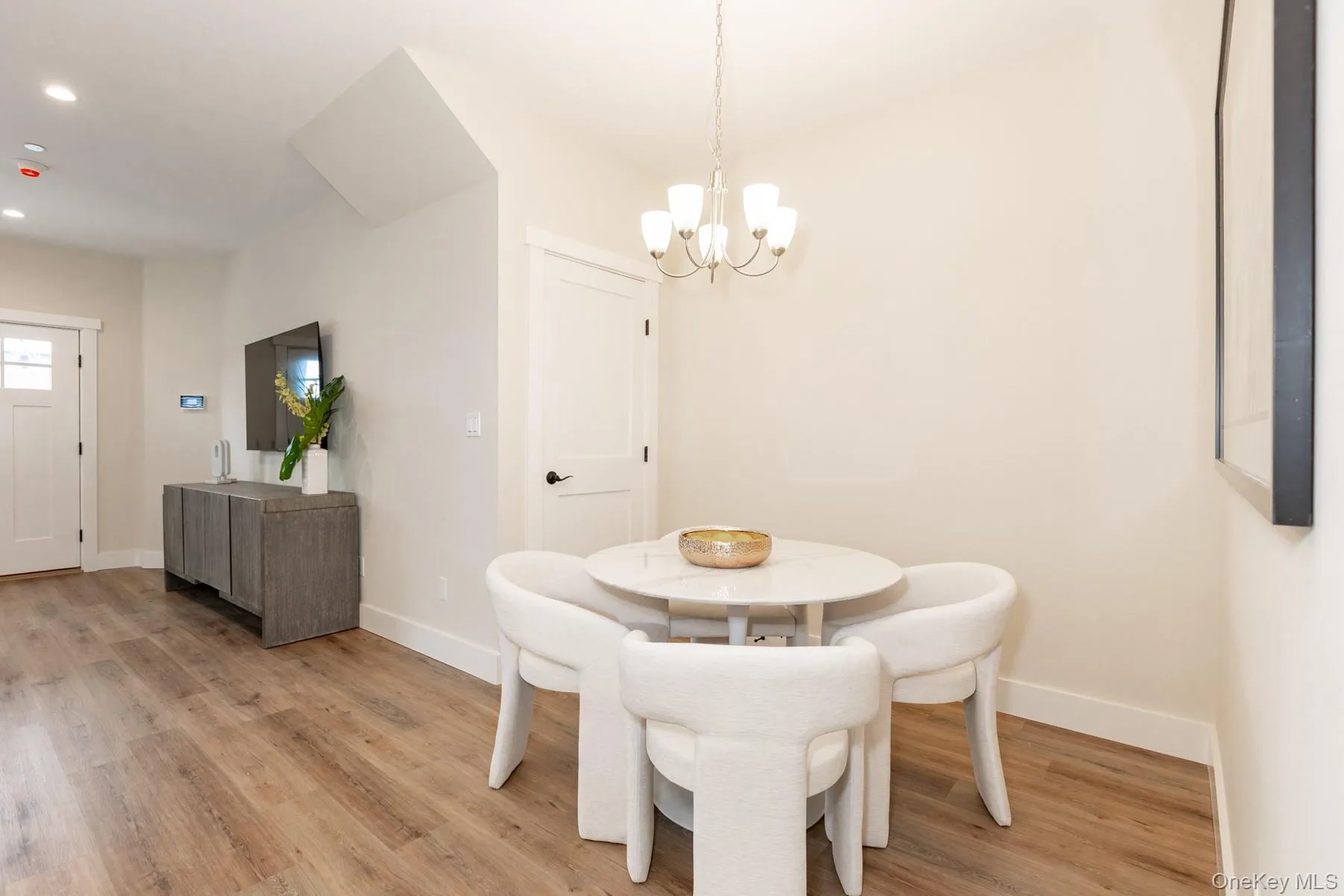111 Romar Court, Babylon, NY, 2 Bedroom Bedrooms, 5 Room Rooms,2 BathroomBathrooms,Residential Lease,For Rent,Romar,0,1051624 111 Romar Court, Babylon, NY, 2 Bedroom Bedrooms, 5 Room Rooms,2 BathroomBathrooms,Residential Lease,For Rent,Romar,0,1051624