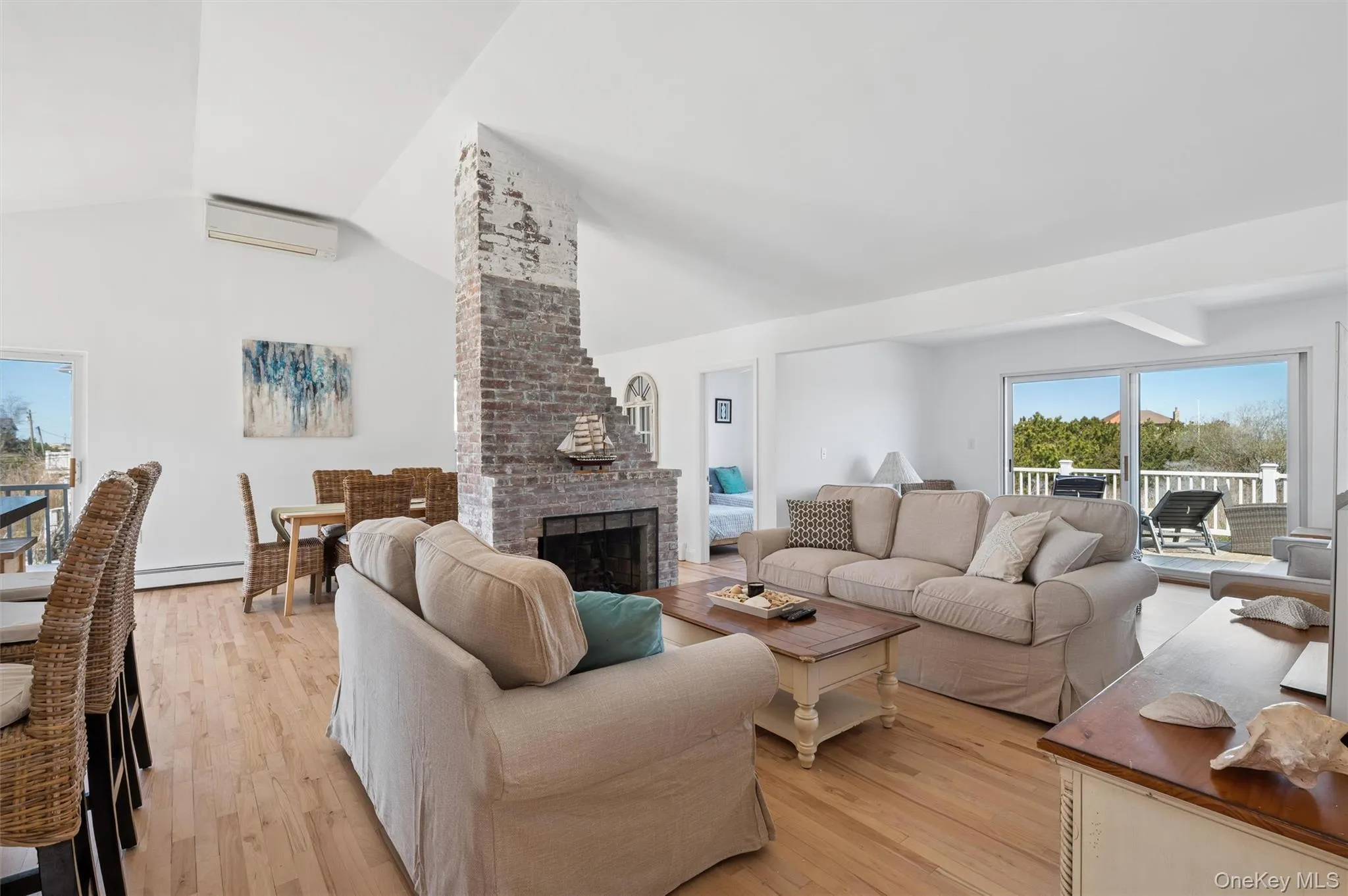 898 Dune Road, Southampton, NY, 3 Bedrooms Bedrooms, 7 Rooms Rooms,1 BathroomBathrooms,Residential,For Rent,Dune,0,1051625 898 Dune Road, Southampton, NY, 3 Bedrooms Bedrooms, 7 Rooms Rooms,1 BathroomBathrooms,Residential,For Rent,Dune,0,1051625