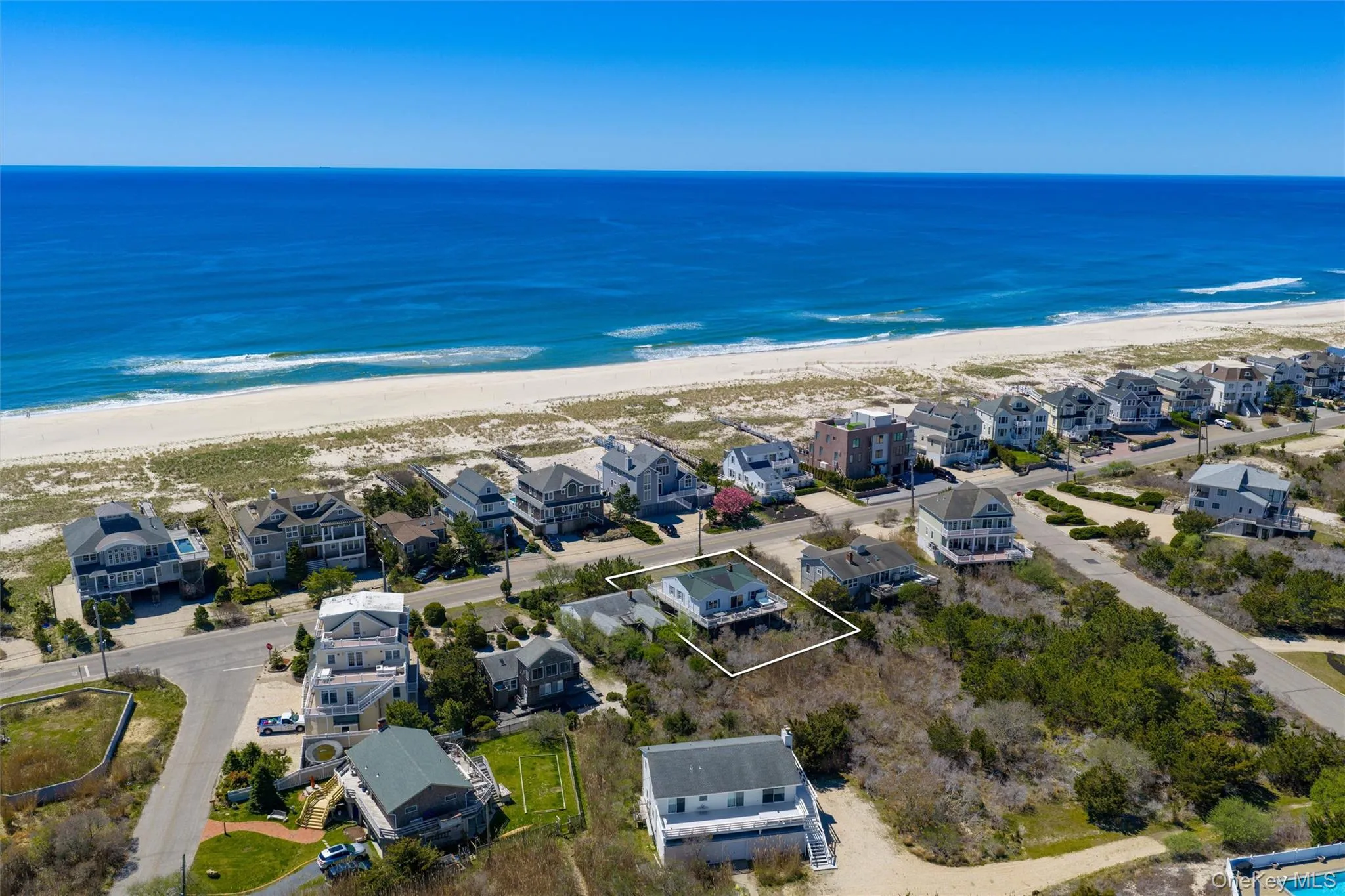 898 Dune Road, Southampton, NY, 3 Bedrooms Bedrooms, 7 Rooms Rooms,1 BathroomBathrooms,Residential,For Rent,Dune,0,1051625 898 Dune Road, Southampton, NY, 3 Bedrooms Bedrooms, 7 Rooms Rooms,1 BathroomBathrooms,Residential,For Rent,Dune,0,1051625