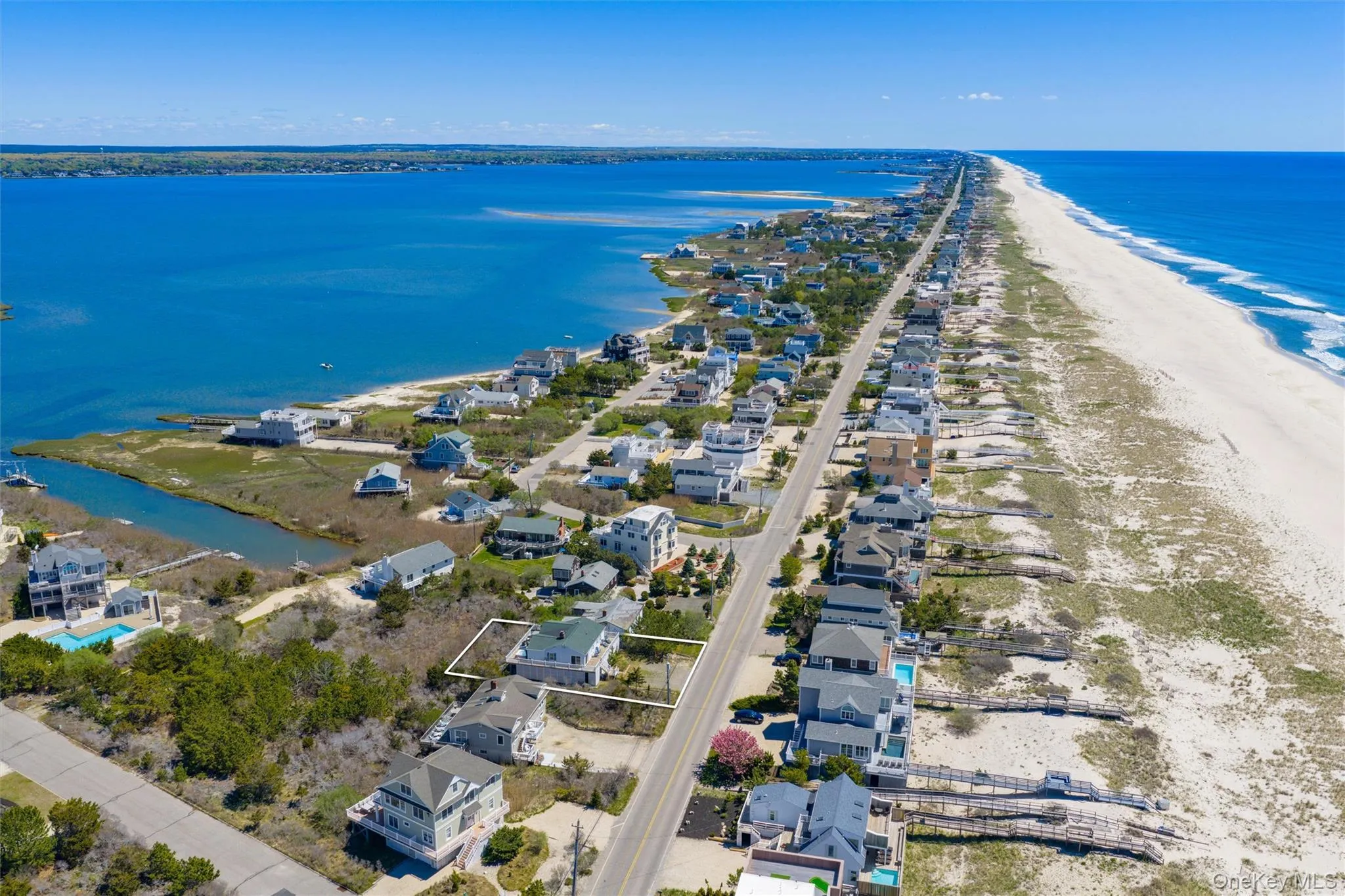 898 Dune Road, Southampton, NY, 3 Bedrooms Bedrooms, 7 Rooms Rooms,1 BathroomBathrooms,Residential,For Rent,Dune,0,1051625 898 Dune Road, Southampton, NY, 3 Bedrooms Bedrooms, 7 Rooms Rooms,1 BathroomBathrooms,Residential,For Rent,Dune,0,1051625