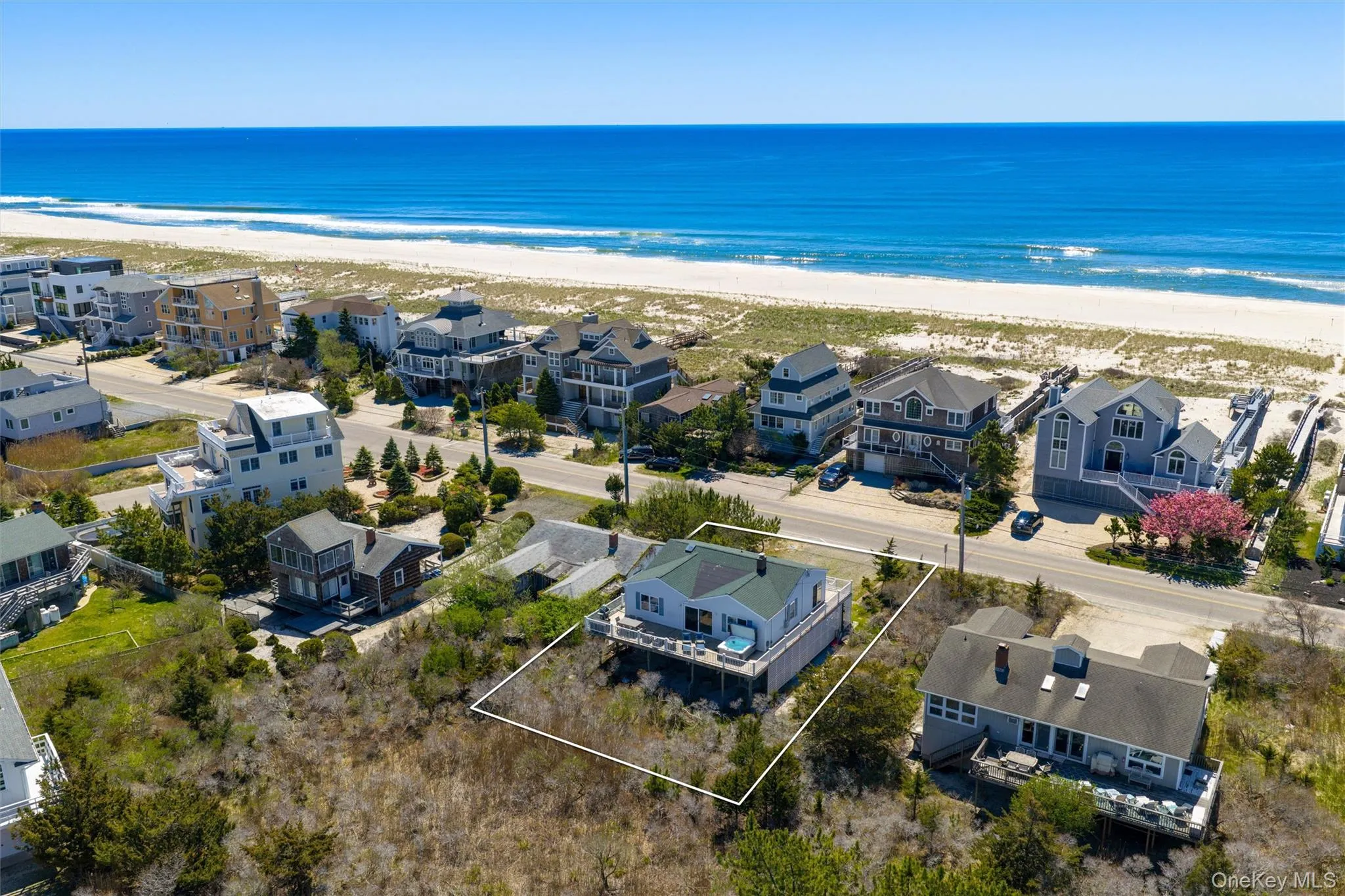 898 Dune Road, Southampton, NY, 3 Bedrooms Bedrooms, 7 Rooms Rooms,1 BathroomBathrooms,Residential,For Rent,Dune,0,1051625 898 Dune Road, Southampton, NY, 3 Bedrooms Bedrooms, 7 Rooms Rooms,1 BathroomBathrooms,Residential,For Rent,Dune,0,1051625