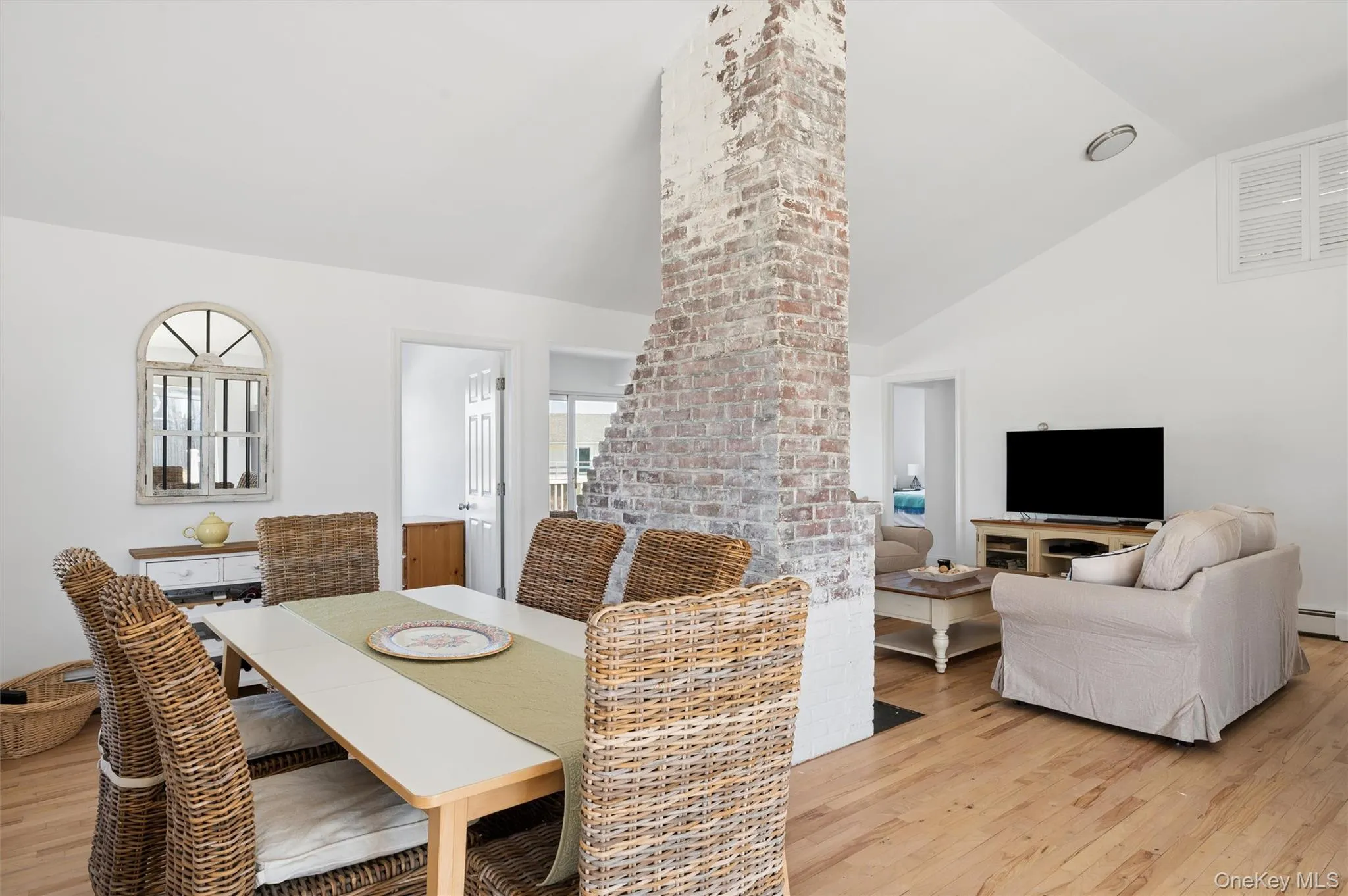 898 Dune Road, Southampton, NY, 3 Bedrooms Bedrooms, 7 Rooms Rooms,1 BathroomBathrooms,Residential,For Rent,Dune,0,1051625 898 Dune Road, Southampton, NY, 3 Bedrooms Bedrooms, 7 Rooms Rooms,1 BathroomBathrooms,Residential,For Rent,Dune,0,1051625