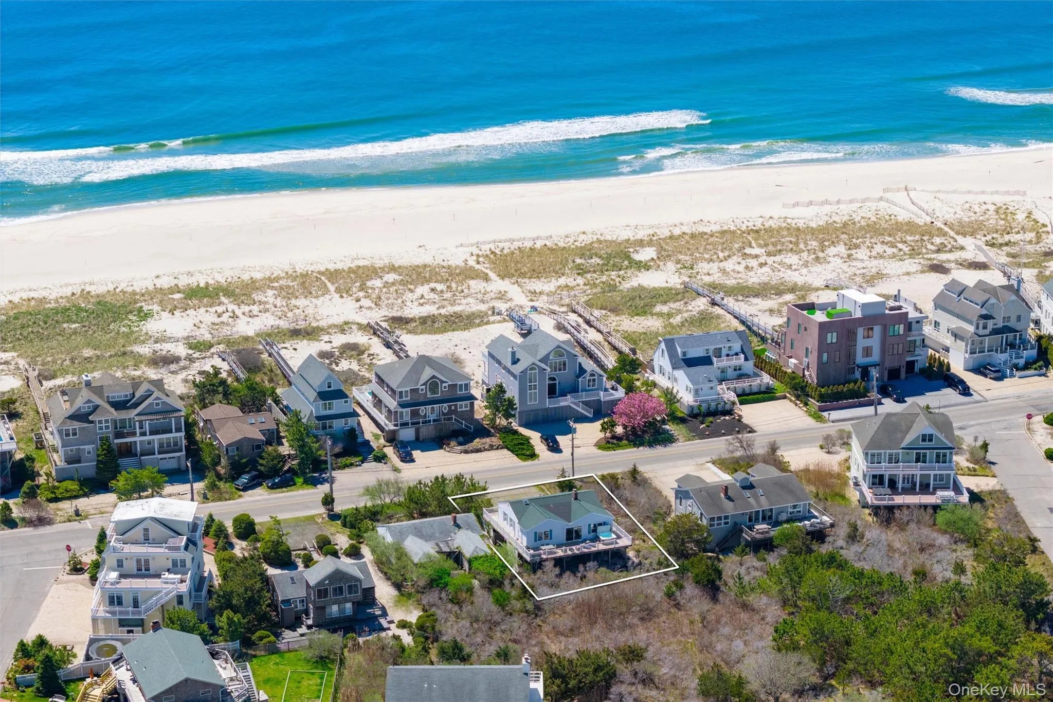 898 Dune Road, Southampton, NY, 3 Bedrooms Bedrooms, 7 Rooms Rooms,1 BathroomBathrooms,Residential,For Rent,Dune,0,1051625 898 Dune Road, Southampton, NY, 3 Bedrooms Bedrooms, 7 Rooms Rooms,1 BathroomBathrooms,Residential,For Rent,Dune,0,1051625
