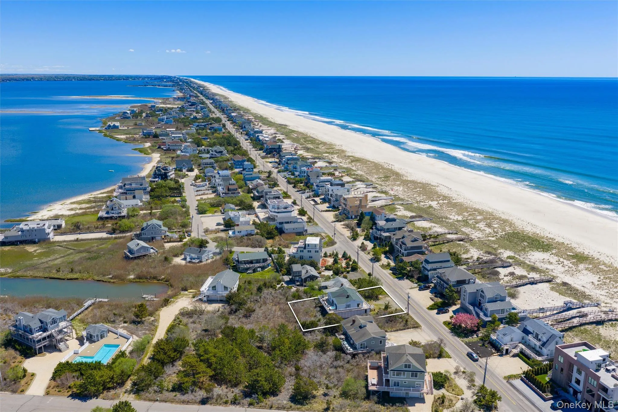 898 Dune Road, Southampton, NY, 3 Bedrooms Bedrooms, 7 Rooms Rooms,1 BathroomBathrooms,Residential,For Rent,Dune,0,1051625 898 Dune Road, Southampton, NY, 3 Bedrooms Bedrooms, 7 Rooms Rooms,1 BathroomBathrooms,Residential,For Rent,Dune,0,1051625