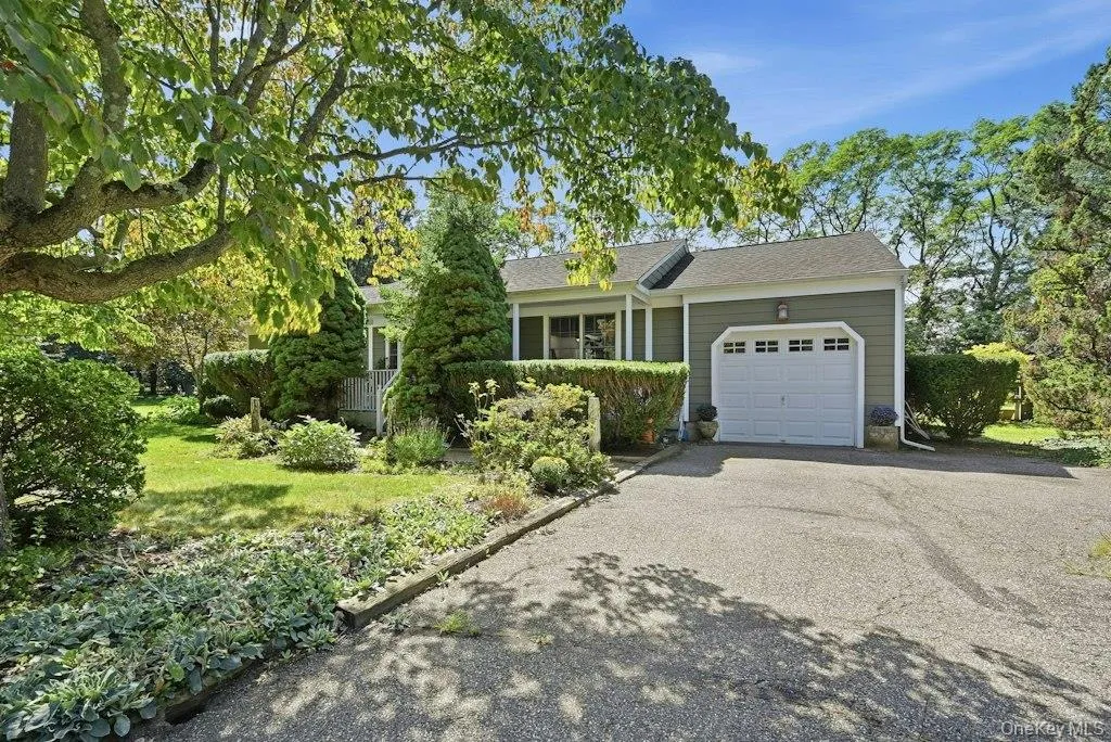 985 Silver Colt Road, Southold, NY, 3 Bedrooms Bedrooms, 6 Rooms Rooms,1 BathroomBathrooms,Residential,For Rent,Silver Colt,0,1051628 985 Silver Colt Road, Southold, NY, 3 Bedrooms Bedrooms, 6 Rooms Rooms,1 BathroomBathrooms,Residential,For Rent,Silver Colt,0,1051628