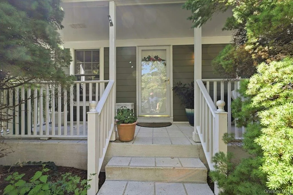 985 Silver Colt Road, Southold, NY, 3 Bedrooms Bedrooms, 6 Rooms Rooms,1 BathroomBathrooms,Residential,For Rent,Silver Colt,0,1051628 985 Silver Colt Road, Southold, NY, 3 Bedrooms Bedrooms, 6 Rooms Rooms,1 BathroomBathrooms,Residential,For Rent,Silver Colt,0,1051628