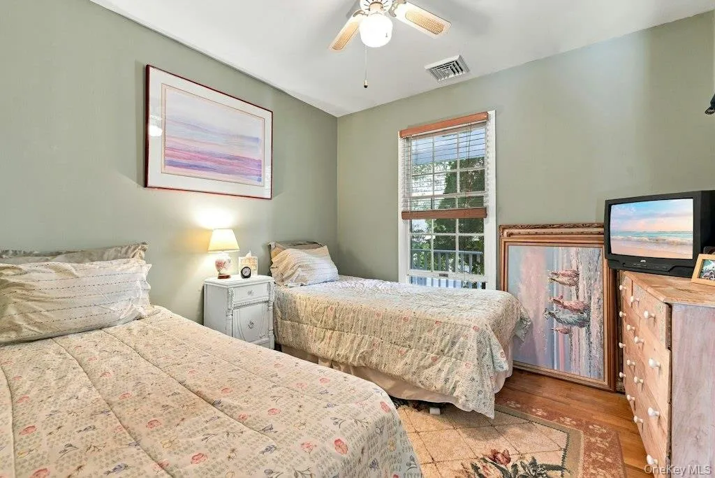 985 Silver Colt Road, Southold, NY, 3 Bedrooms Bedrooms, 6 Rooms Rooms,1 BathroomBathrooms,Residential,For Rent,Silver Colt,0,1051628 985 Silver Colt Road, Southold, NY, 3 Bedrooms Bedrooms, 6 Rooms Rooms,1 BathroomBathrooms,Residential,For Rent,Silver Colt,0,1051628