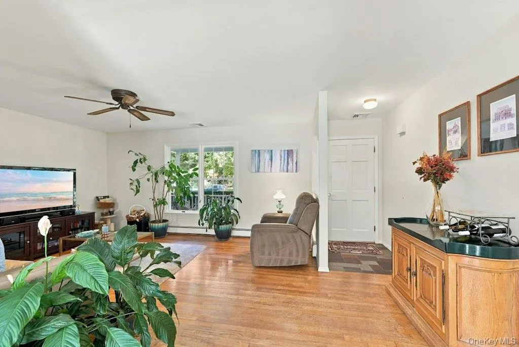 985 Silver Colt Road, Southold, NY, 3 Bedrooms Bedrooms, 6 Rooms Rooms,1 BathroomBathrooms,Residential,For Rent,Silver Colt,0,1051628 985 Silver Colt Road, Southold, NY, 3 Bedrooms Bedrooms, 6 Rooms Rooms,1 BathroomBathrooms,Residential,For Rent,Silver Colt,0,1051628
