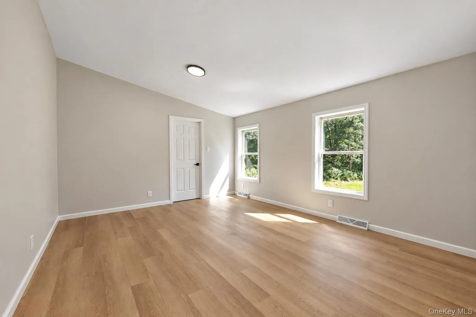 10 Spike Horn Road, Saugerties, NY, 5 Bedrooms Bedrooms, 9 Rooms Rooms,2 BathroomsBathrooms,Residential,For Rent,Spike Horn,0,1051630 10 Spike Horn Road, Saugerties, NY, 5 Bedrooms Bedrooms, 9 Rooms Rooms,2 BathroomsBathrooms,Residential,For Rent,Spike Horn,0,1051630