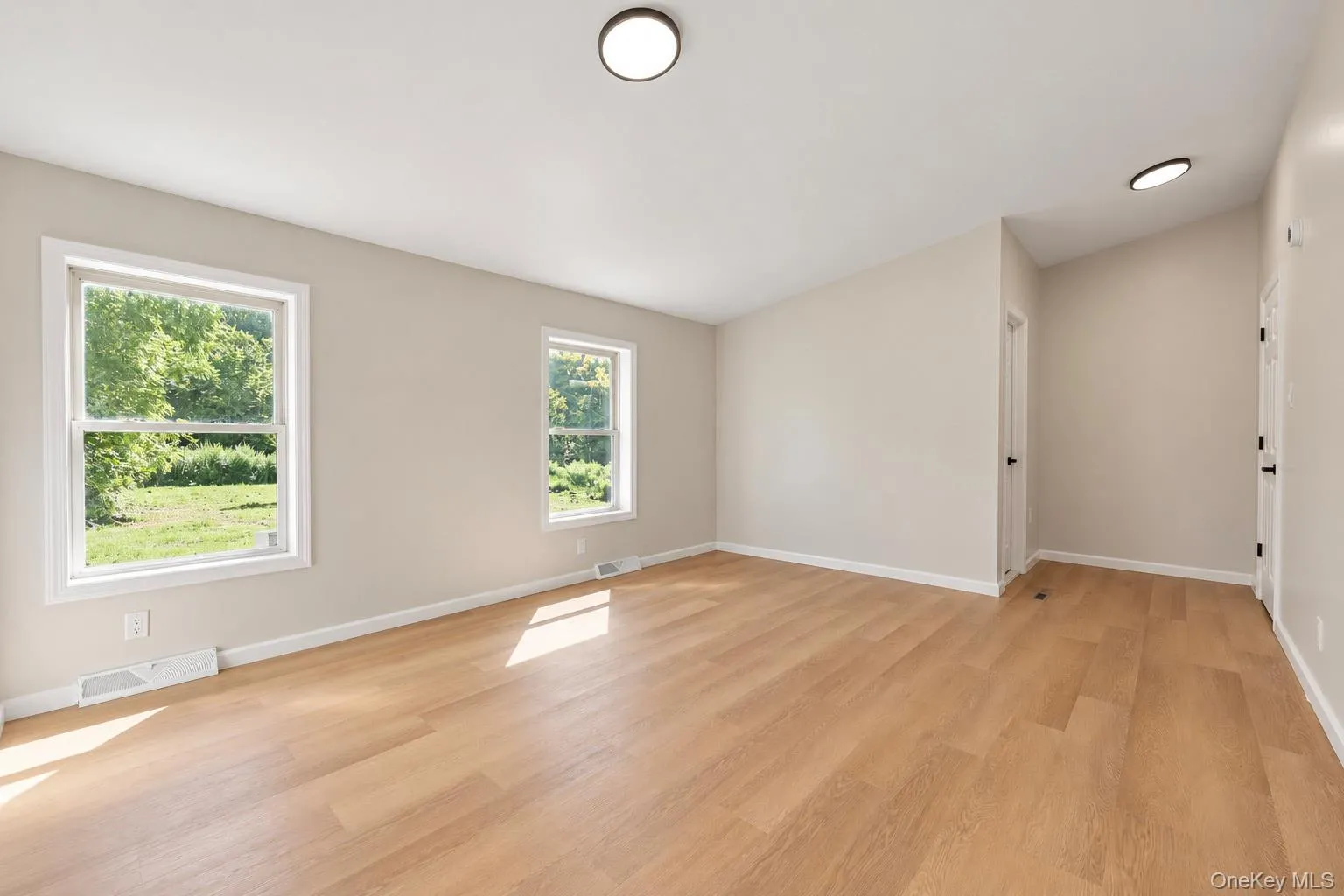 10 Spike Horn Road, Saugerties, NY, 5 Bedrooms Bedrooms, 9 Rooms Rooms,2 BathroomsBathrooms,Residential,For Rent,Spike Horn,0,1051630 10 Spike Horn Road, Saugerties, NY, 5 Bedrooms Bedrooms, 9 Rooms Rooms,2 BathroomsBathrooms,Residential,For Rent,Spike Horn,0,1051630