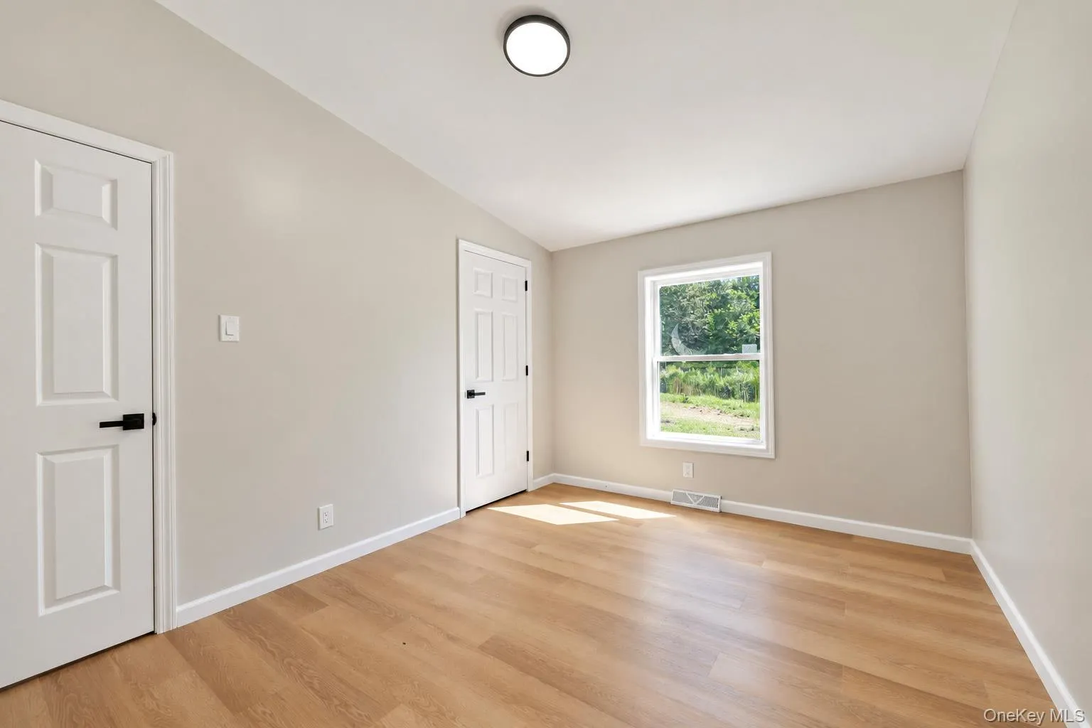 10 Spike Horn Road, Saugerties, NY, 5 Bedrooms Bedrooms, 9 Rooms Rooms,2 BathroomsBathrooms,Residential,For Rent,Spike Horn,0,1051630 10 Spike Horn Road, Saugerties, NY, 5 Bedrooms Bedrooms, 9 Rooms Rooms,2 BathroomsBathrooms,Residential,For Rent,Spike Horn,0,1051630