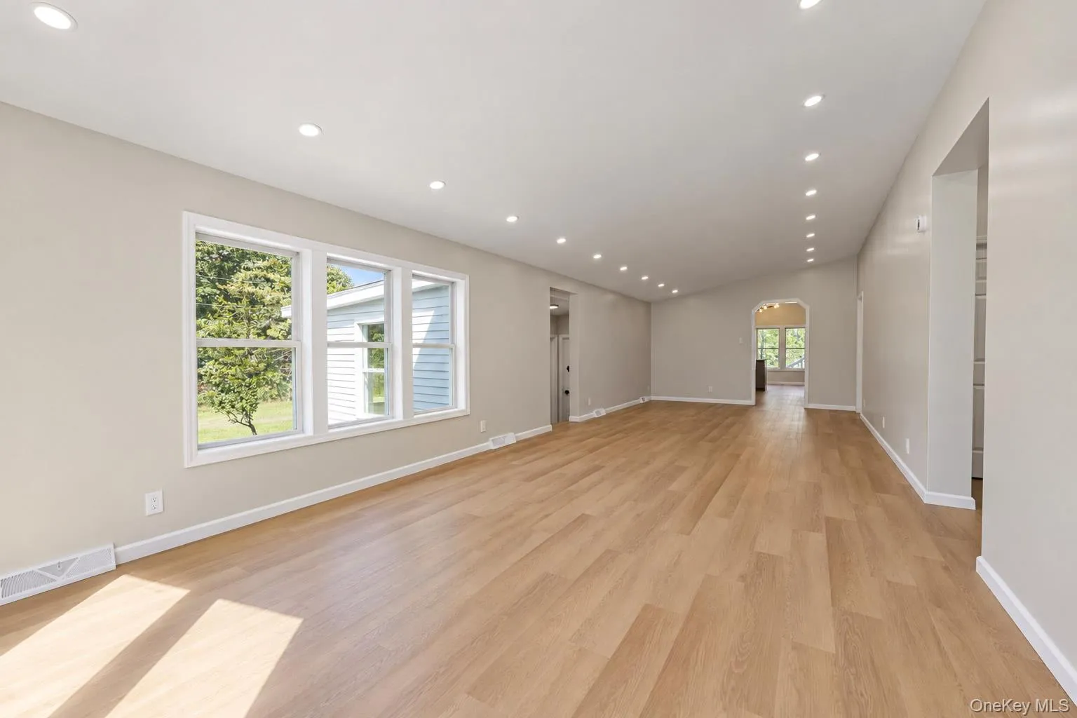 10 Spike Horn Road, Saugerties, NY, 5 Bedrooms Bedrooms, 9 Rooms Rooms,2 BathroomsBathrooms,Residential,For Rent,Spike Horn,0,1051630 10 Spike Horn Road, Saugerties, NY, 5 Bedrooms Bedrooms, 9 Rooms Rooms,2 BathroomsBathrooms,Residential,For Rent,Spike Horn,0,1051630