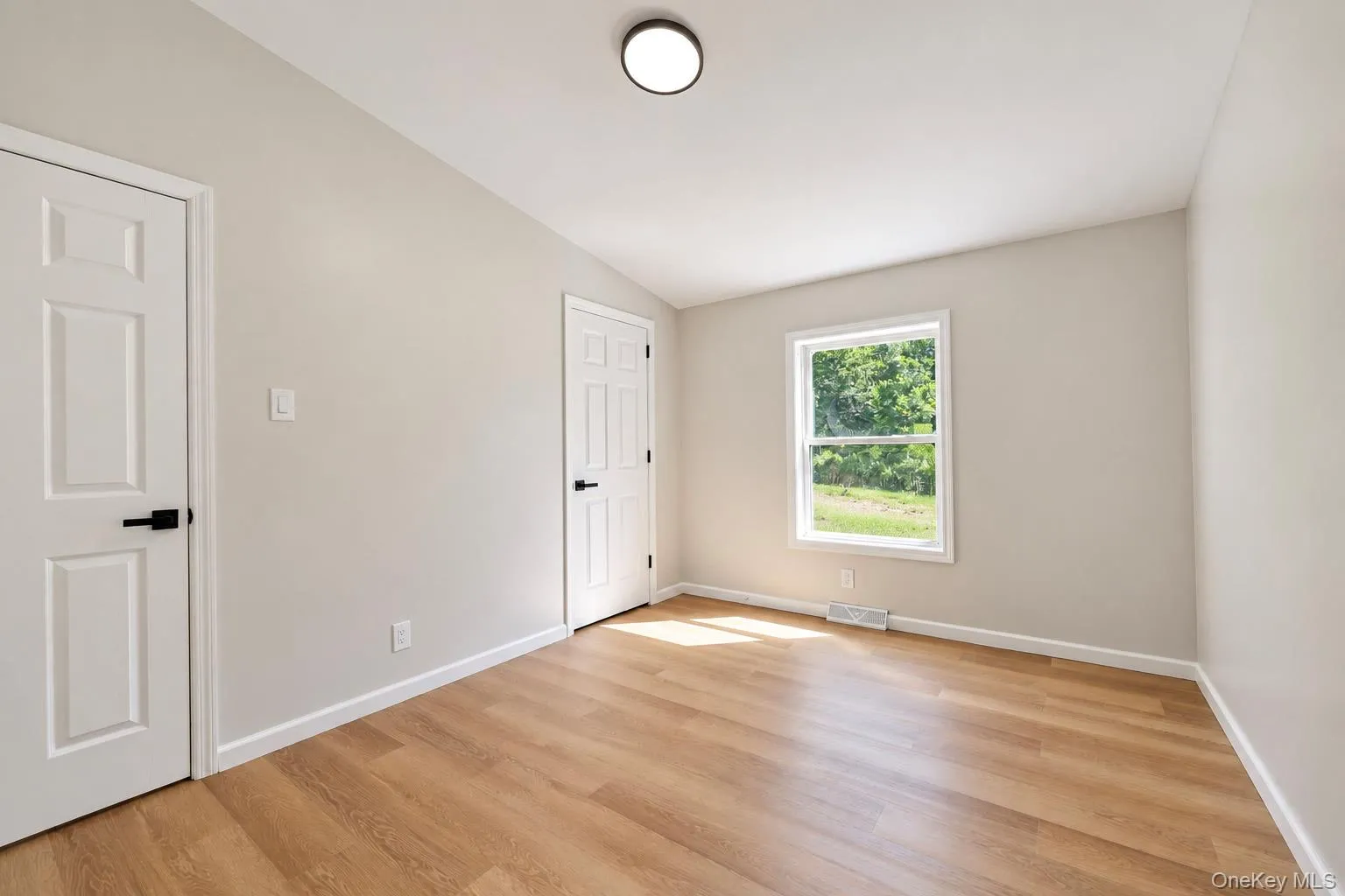 10 Spike Horn Road, Saugerties, NY, 5 Bedrooms Bedrooms, 9 Rooms Rooms,2 BathroomsBathrooms,Residential,For Rent,Spike Horn,0,1051630 10 Spike Horn Road, Saugerties, NY, 5 Bedrooms Bedrooms, 9 Rooms Rooms,2 BathroomsBathrooms,Residential,For Rent,Spike Horn,0,1051630