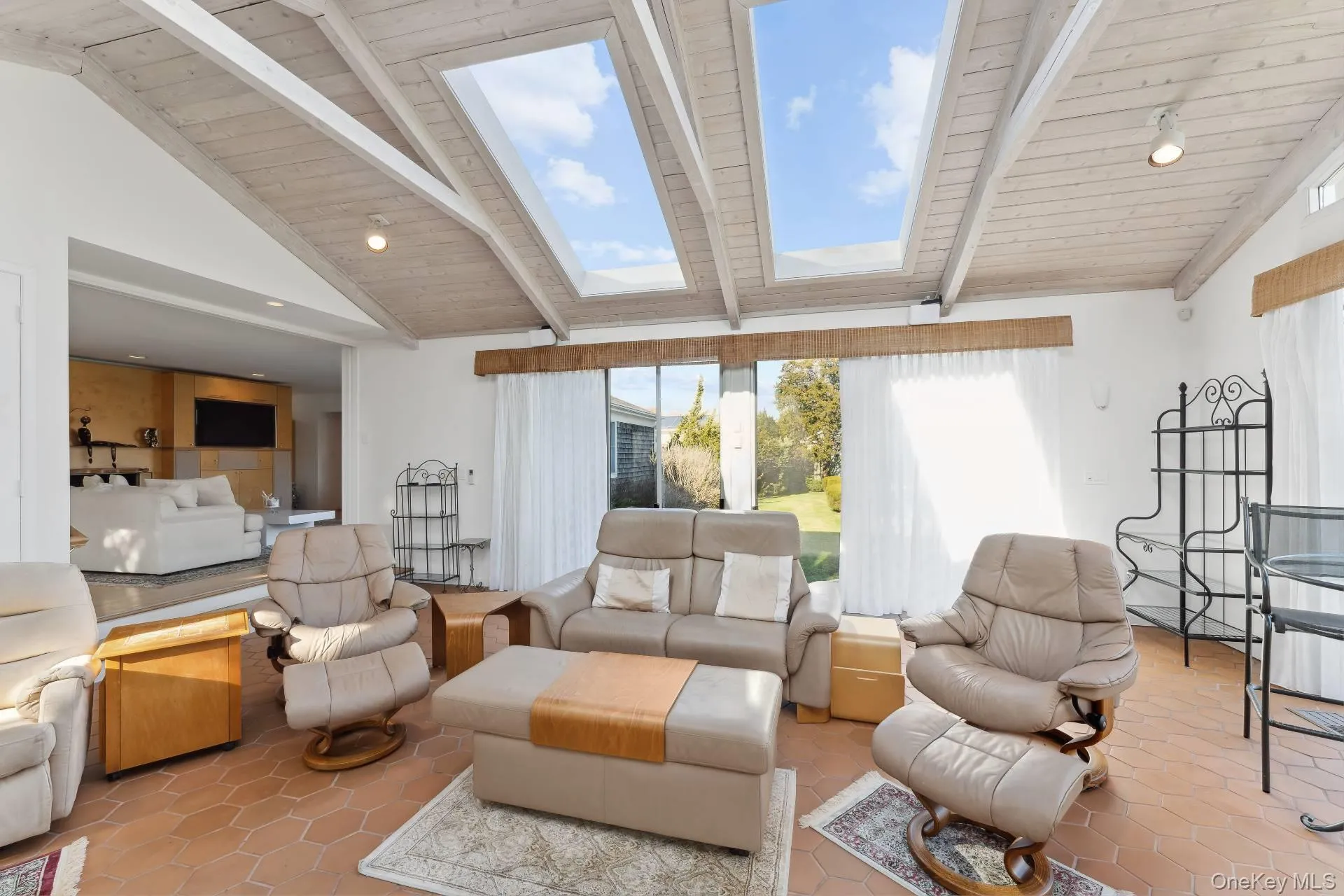 62 Bayfield Lane, Southampton, NY, 3 Bedrooms Bedrooms, 8 Rooms Rooms,3 BathroomsBathrooms,Residential Lease,For Rent,Bayfield,0,1051638 62 Bayfield Lane, Southampton, NY, 3 Bedrooms Bedrooms, 8 Rooms Rooms,3 BathroomsBathrooms,Residential Lease,For Rent,Bayfield,0,1051638