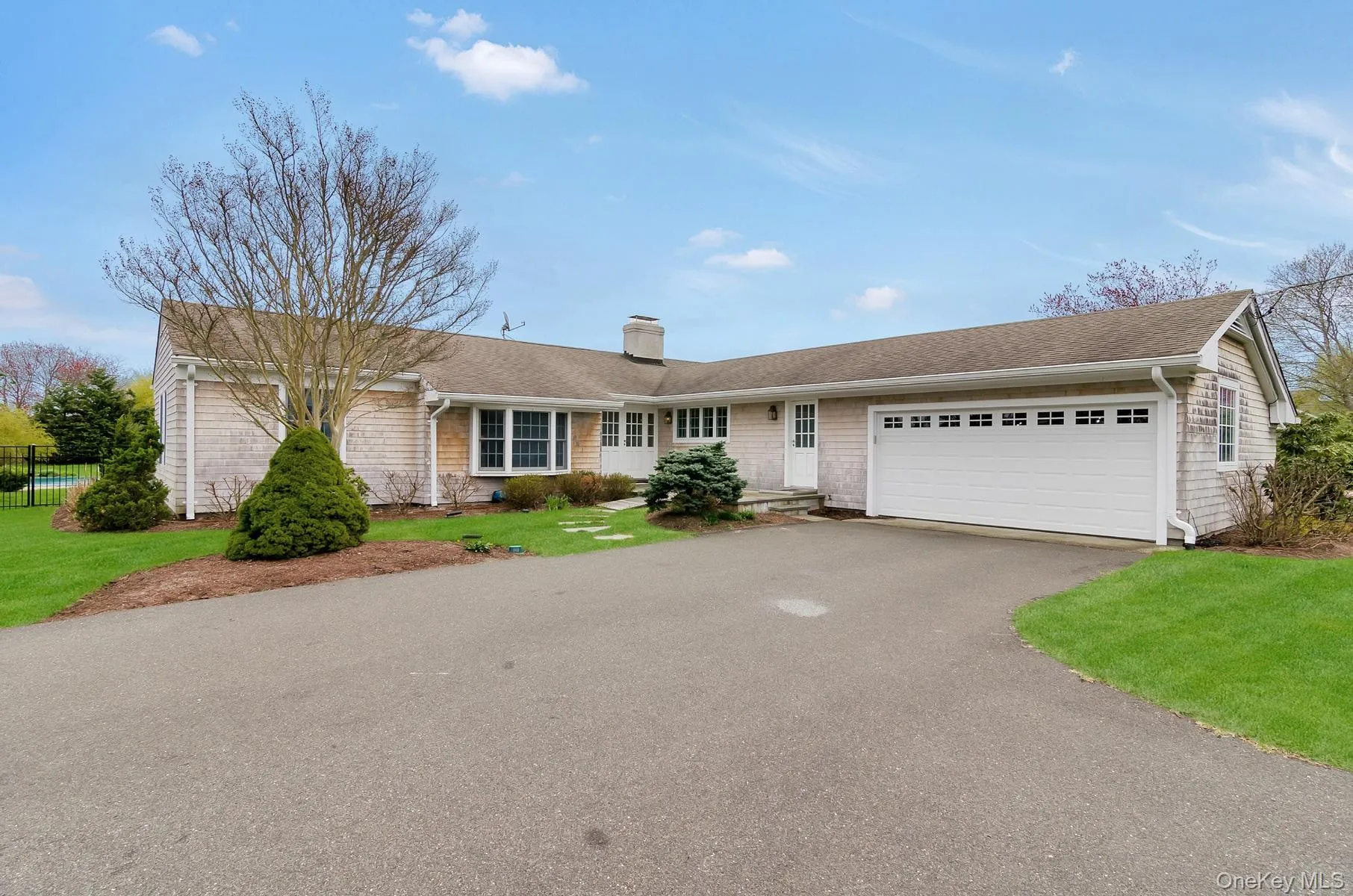 62 Bayfield Lane, Southampton, NY, 3 Bedrooms Bedrooms, 8 Rooms Rooms,3 BathroomsBathrooms,Residential Lease,For Rent,Bayfield,0,1051638 62 Bayfield Lane, Southampton, NY, 3 Bedrooms Bedrooms, 8 Rooms Rooms,3 BathroomsBathrooms,Residential Lease,For Rent,Bayfield,0,1051638