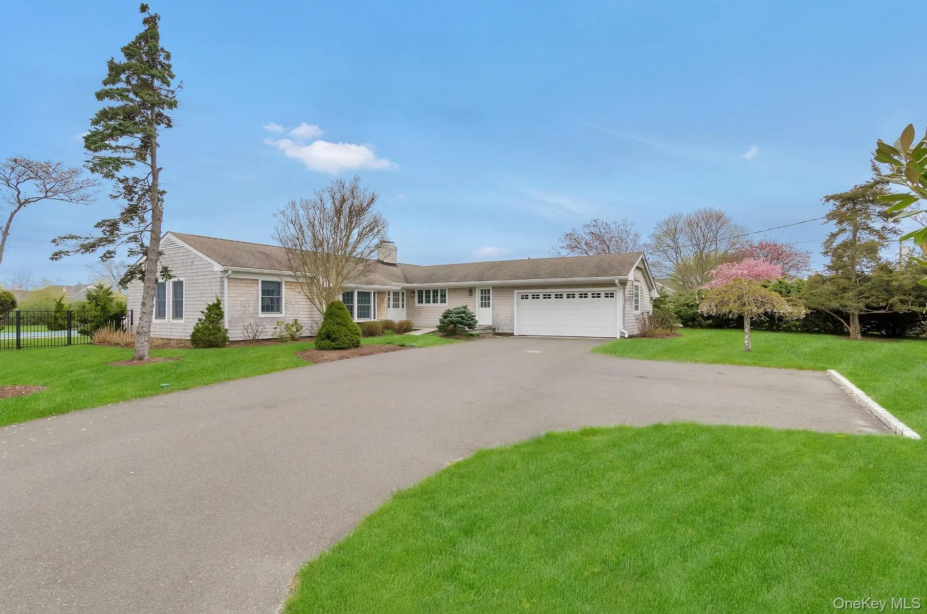 62 Bayfield Lane, Southampton, NY, 3 Bedrooms Bedrooms, 8 Rooms Rooms,3 BathroomsBathrooms,Residential Lease,For Rent,Bayfield,0,1051638 62 Bayfield Lane, Southampton, NY, 3 Bedrooms Bedrooms, 8 Rooms Rooms,3 BathroomsBathrooms,Residential Lease,For Rent,Bayfield,0,1051638