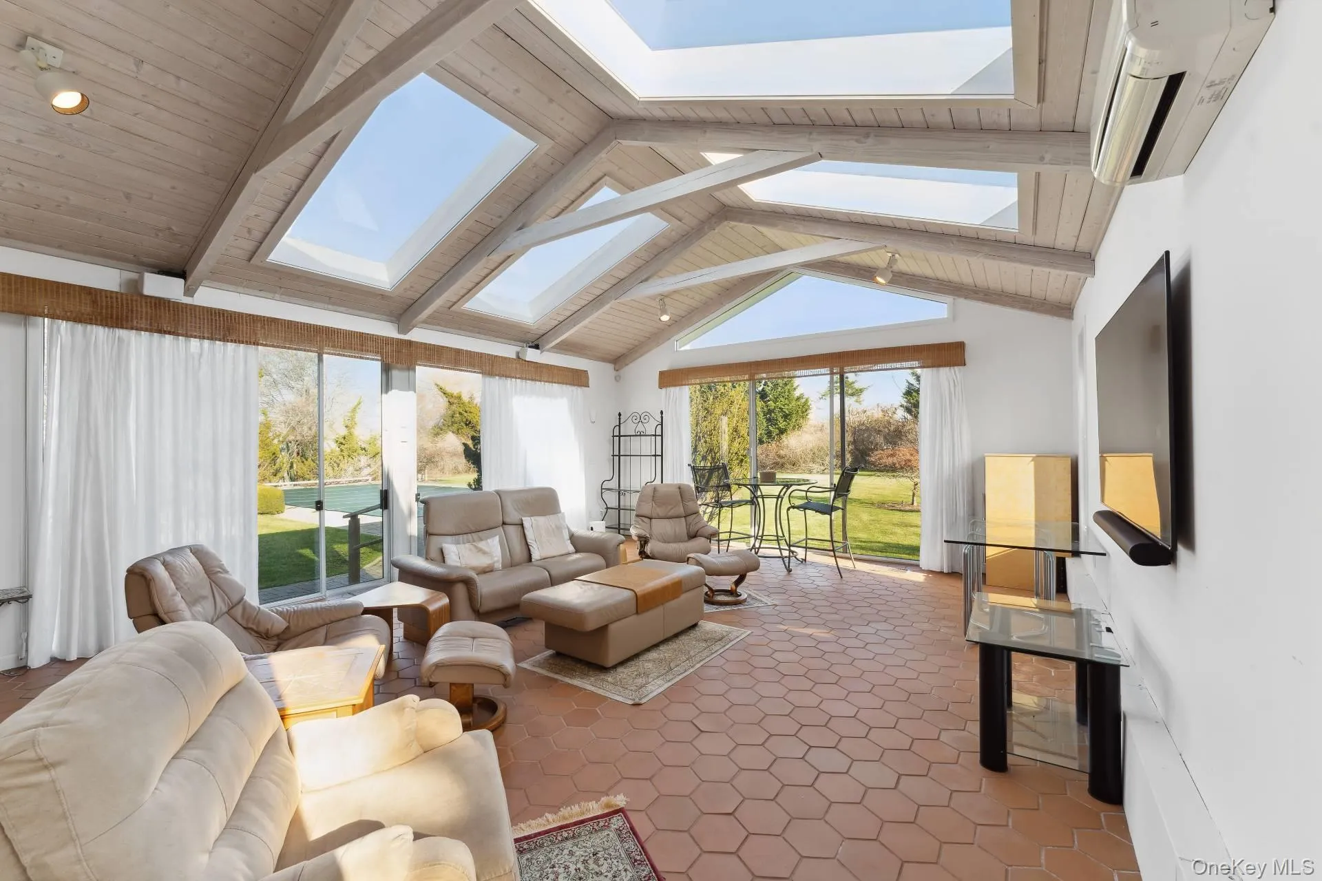 62 Bayfield Lane, Southampton, NY, 3 Bedrooms Bedrooms, 8 Rooms Rooms,3 BathroomsBathrooms,Residential Lease,For Rent,Bayfield,0,1051638 62 Bayfield Lane, Southampton, NY, 3 Bedrooms Bedrooms, 8 Rooms Rooms,3 BathroomsBathrooms,Residential Lease,For Rent,Bayfield,0,1051638