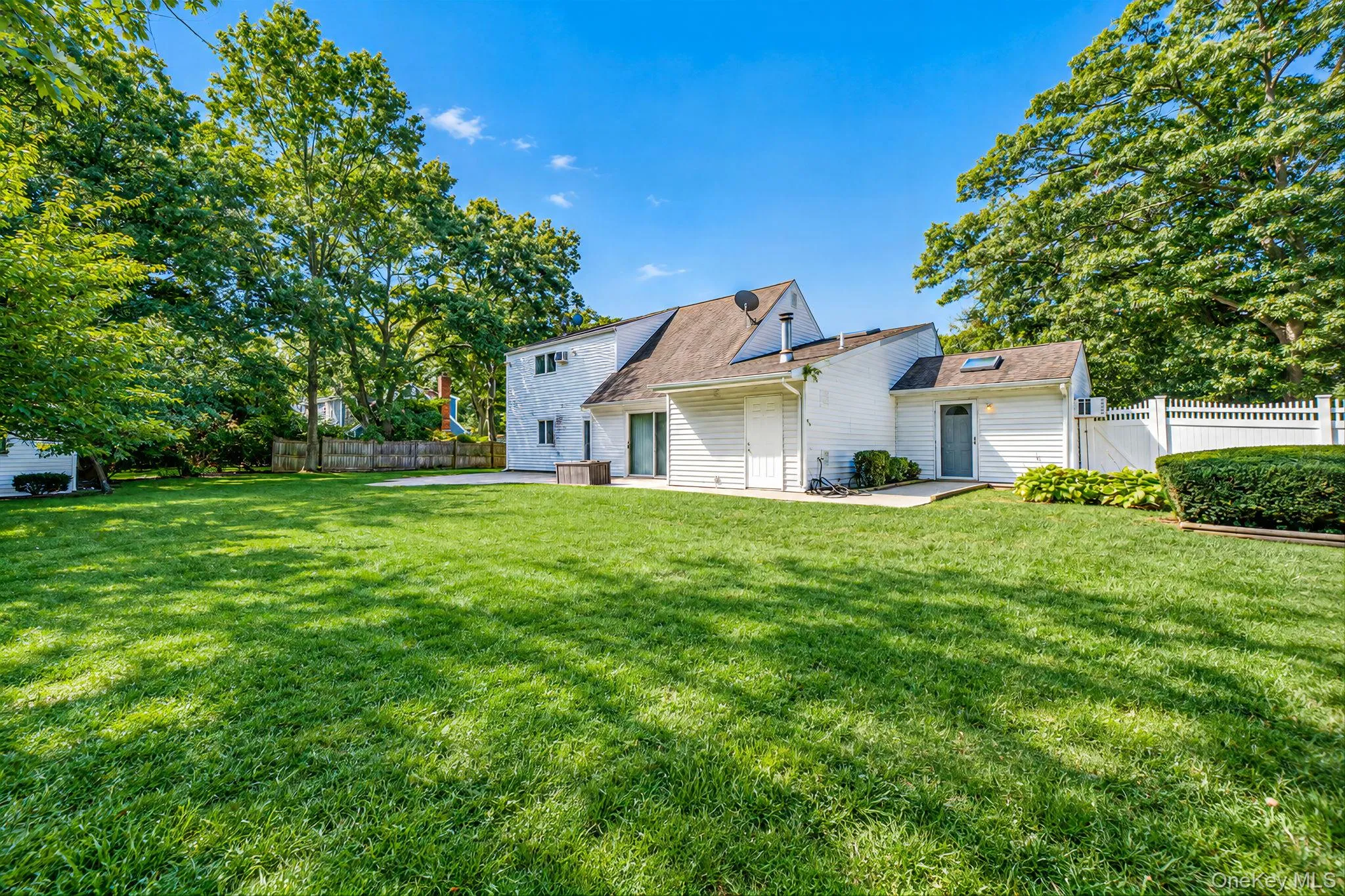 17 Fenwick Avenue, Brookhaven, NY, 5 Bedrooms Bedrooms, 8 Rooms Rooms,3 BathroomsBathrooms,Residential,For Rent,Fenwick,0,1051639 17 Fenwick Avenue, Brookhaven, NY, 5 Bedrooms Bedrooms, 8 Rooms Rooms,3 BathroomsBathrooms,Residential,For Rent,Fenwick,0,1051639